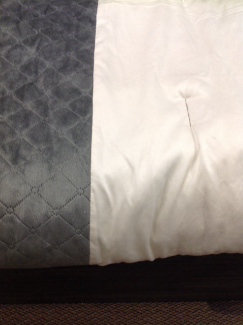 Luxury Queen Size Grey & Beige Tweed Comforter Set - Soft & Breathable Bedding for All Seasons - Perfect for Master Bedroom, Guest Room & Cozy Home Decor