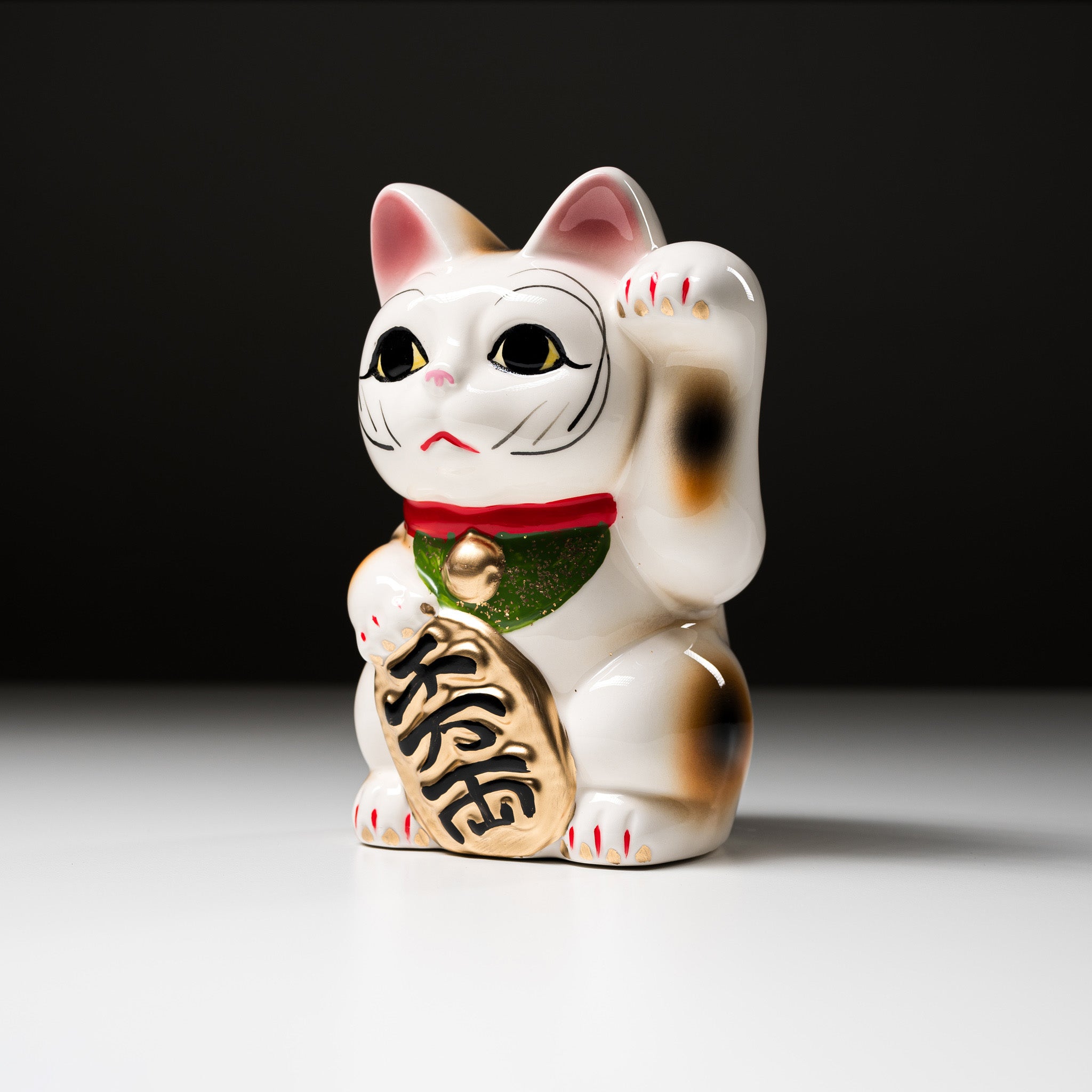 Tokoname Ware Lucky Cat Ornament - 17cm Left Hand Ceramic Maneki Neko for Home Decor, Office Desk & Japanese Culture Lovers
