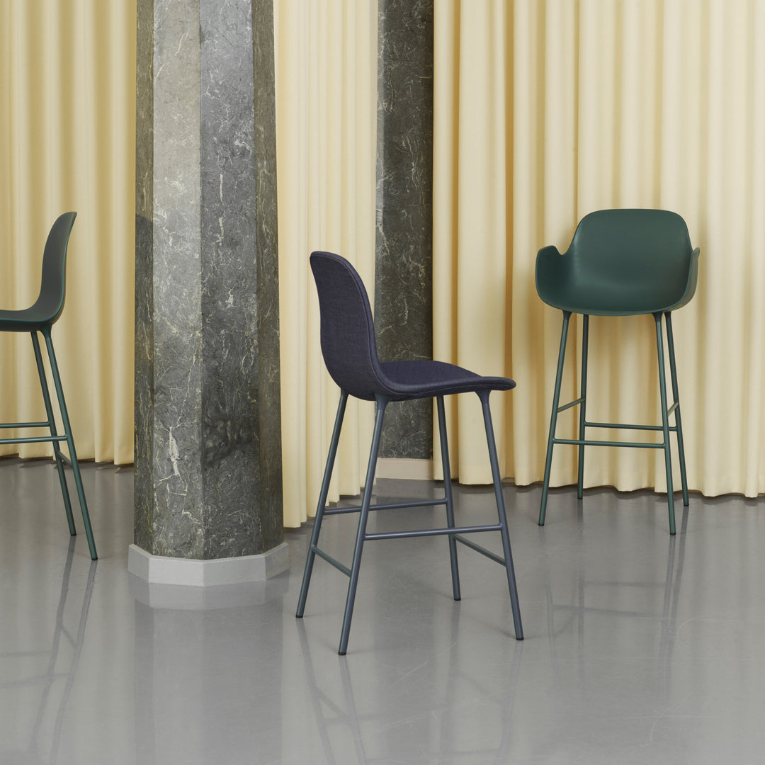 Modern Form Bar Armchair - Stylish and Comfortable Bar Stool for Kitchen, Dining, and Lounge Areas - Perfect for Home, Cafe, and Restaurant Use