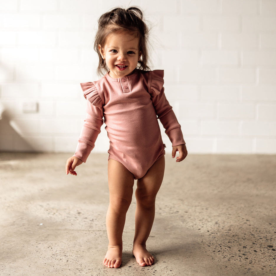 Organic Ribbed Long Sleeve Bodysuit for Women - Soft & Comfortable Baby Onesie - Snuggle Hunny Rose Pink - Perfect for Newborns, Infants & Toddlers - Ideal for Playtime, Outings & Photo Shoots
