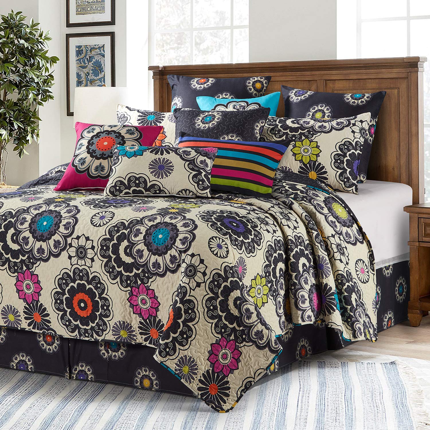 Virah Bella Debra Valencia Reversible Quilt Set - Full/Queen Size Boho Printed Bedding in Black, Cream & White | Lightweight Quilt with 2 Matching Pillow Shams | Contemporary Cozy Bedroom Decor for Guest Rooms & Master Suites