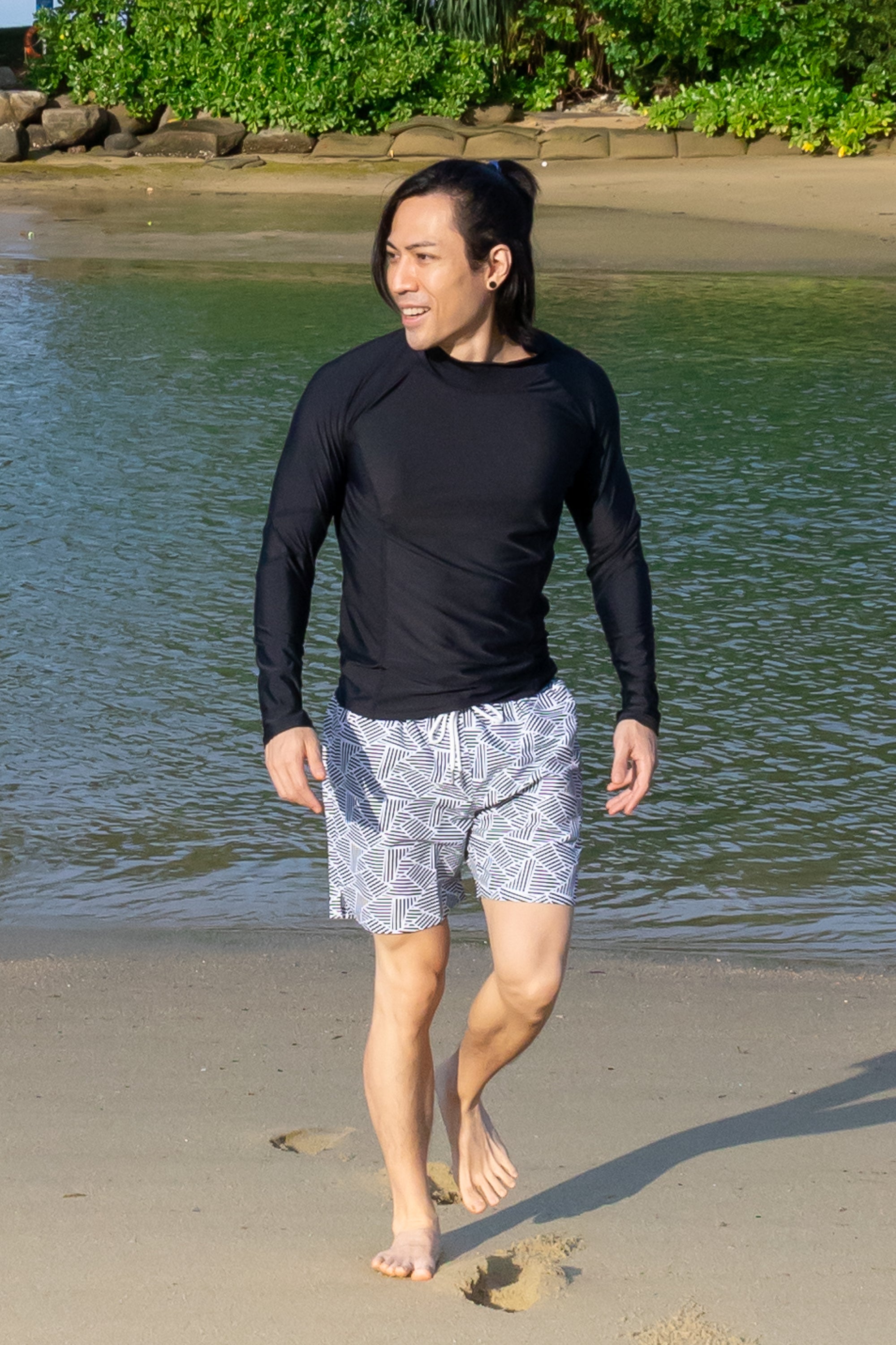 Hilo Men's Rash Guard UPF 50+ Sun Protection Swim Shirt for Surfing, Swimming & Beach Activities - Quick Dry & Anti-Chafing