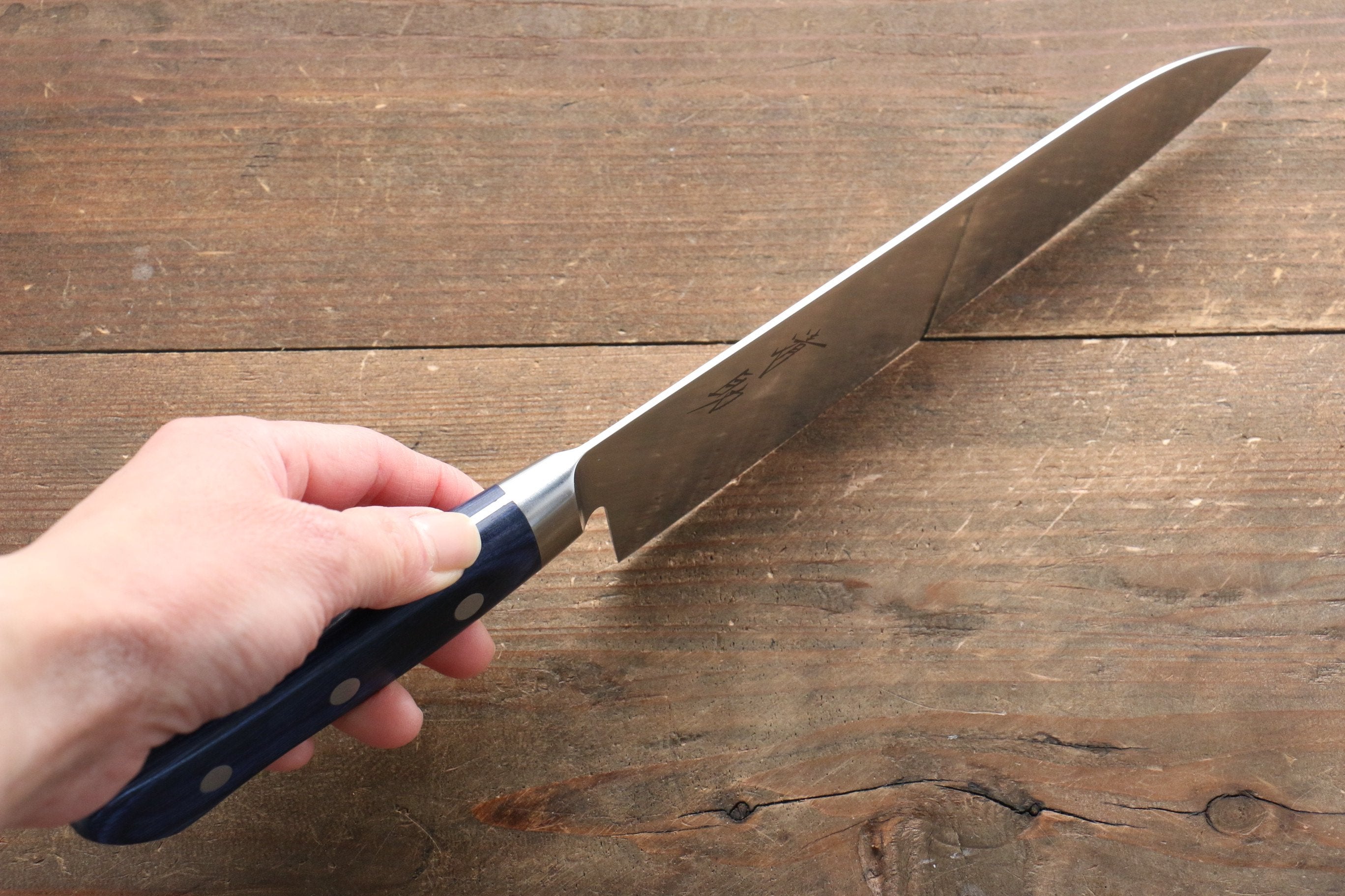 Seisuke Seiten Molybdenum Santoku Knife 180mm - Japanese Chef Knife with Blue Pakkawood Handle & Protective Sheath - Perfect for Slicing, Dicing, and Chopping Vegetables, Meat, and Fish in Professional Kitchens