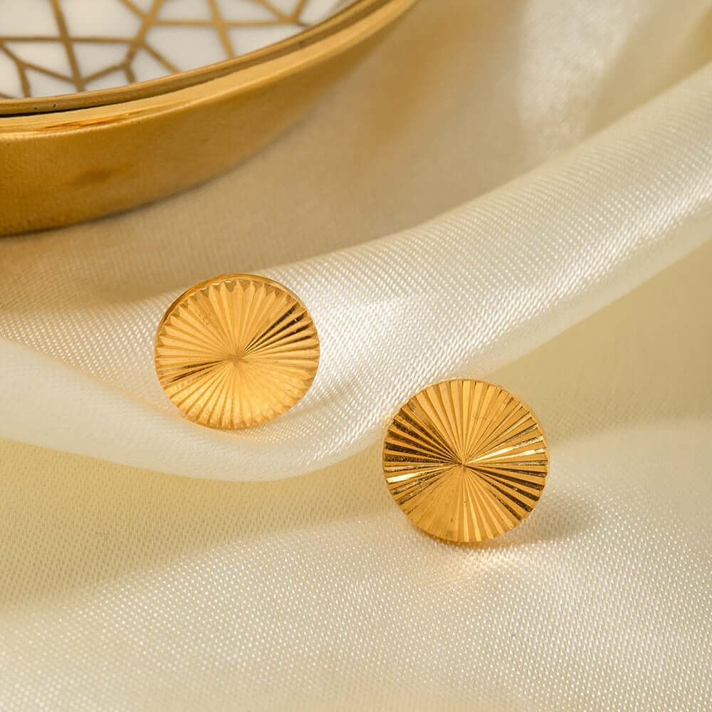 Minimalist 18K Gold Small Stud Earrings for Women - Dainty & Elegant Jewelry Gift for Everyday Wear, Anniversary or Birthday | JDE366