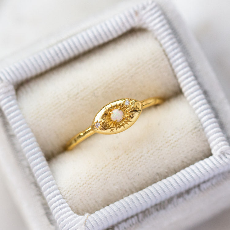 Opal Amulet Ring – Elegant Sterling Silver Jewelry for Women | Perfect for Gifts, Weddings & Everyday Wear