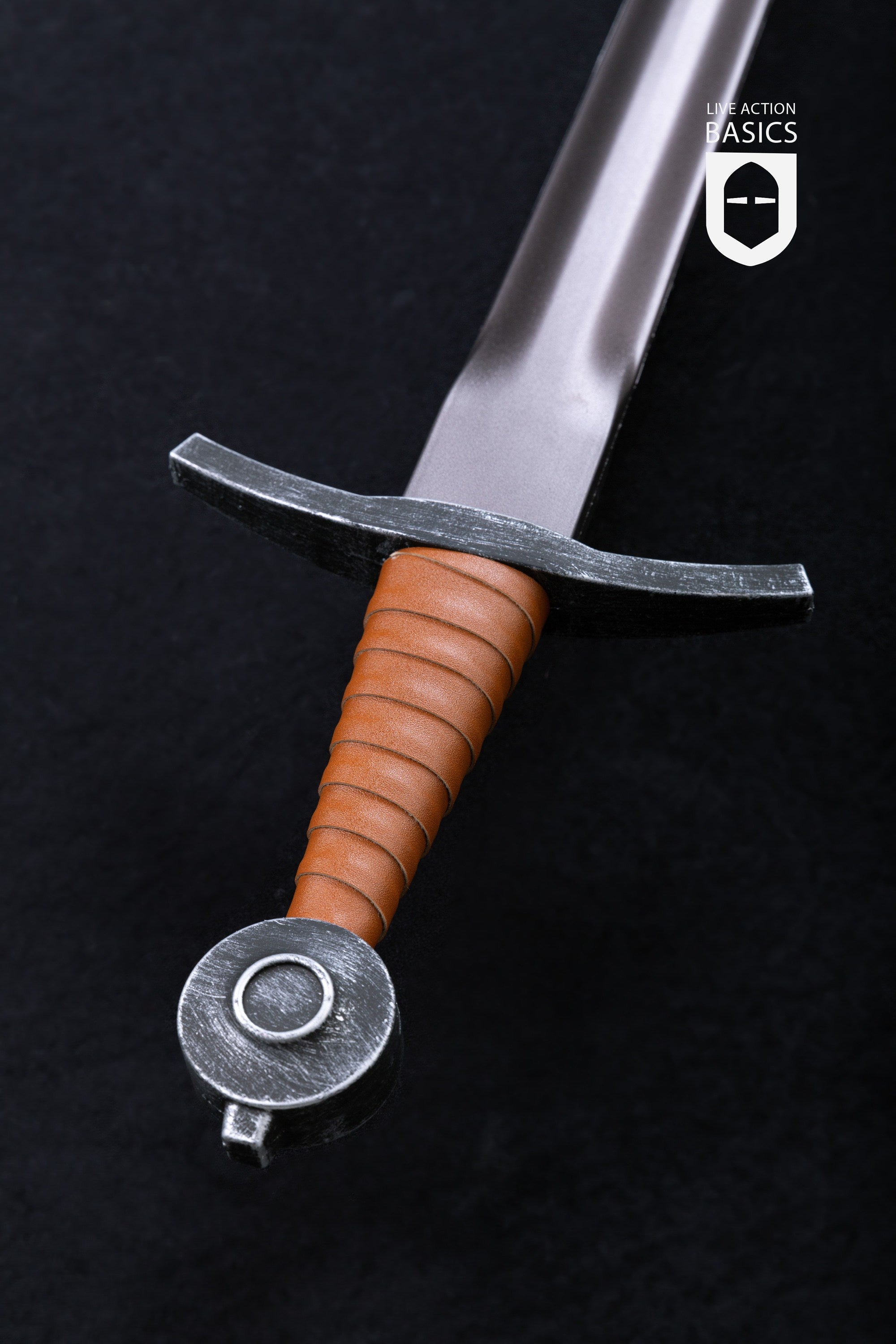 Medieval Basic Arming Sword - Black Carbon Steel Blade for LARP, Cosplay & Historical Reenactment | Durable Battle Ready Weapon for Collectors & Enthusiasts