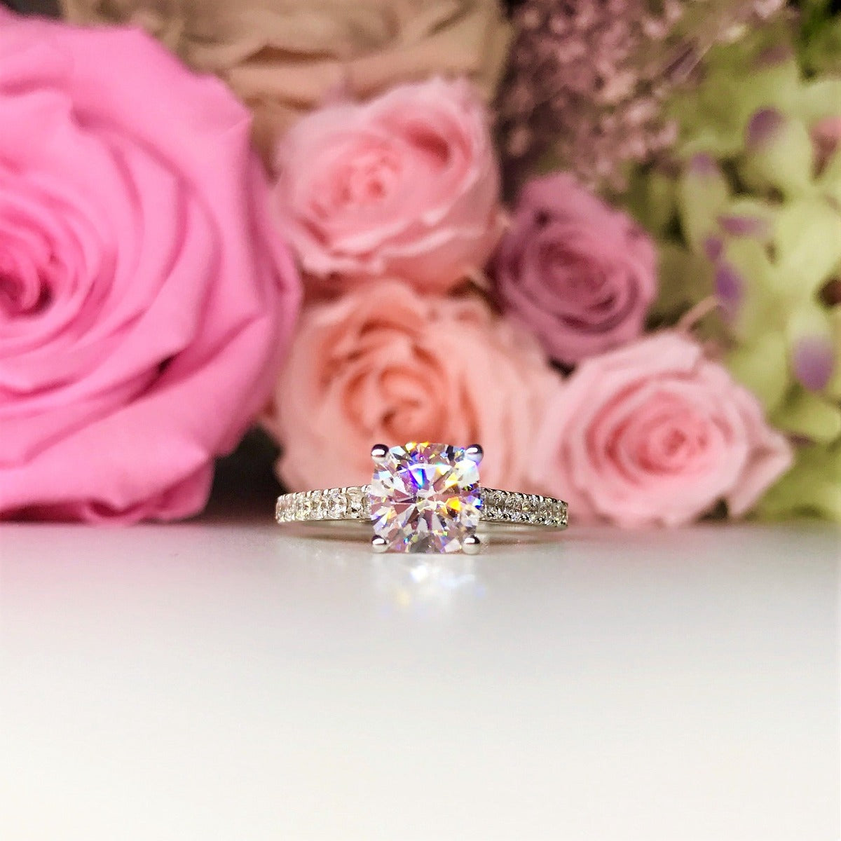 Exquisite Cushion Cut Diamond Engagement Ring with Side Stones - TC1 Certified for Wedding Proposals & Anniversary Gifts