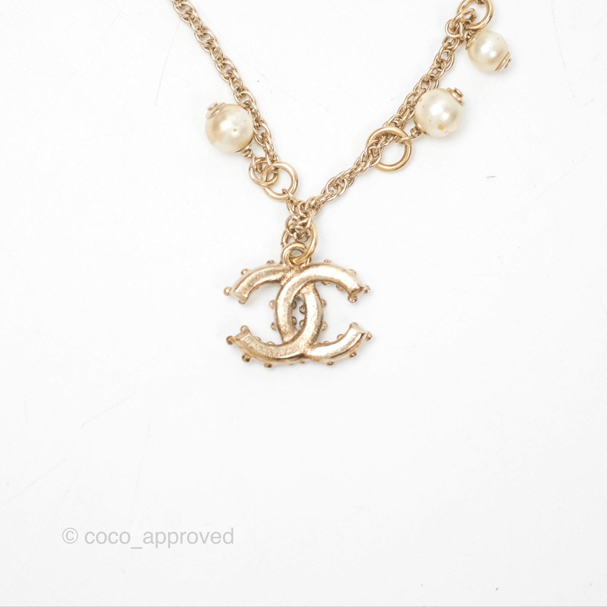 Chanel CC Crystal Pearl Chain Bracelet in Gold Tone - Elegant 19C Design for Women's Fashion & Luxury Gift Giving