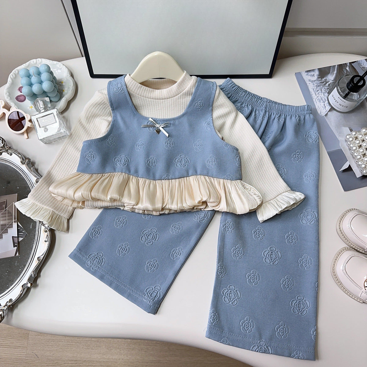 Stylish Girls Sleeveless Vest & Pants 2-Piece Outfit Set - Perfect for Summer Playdates & Casual Wear