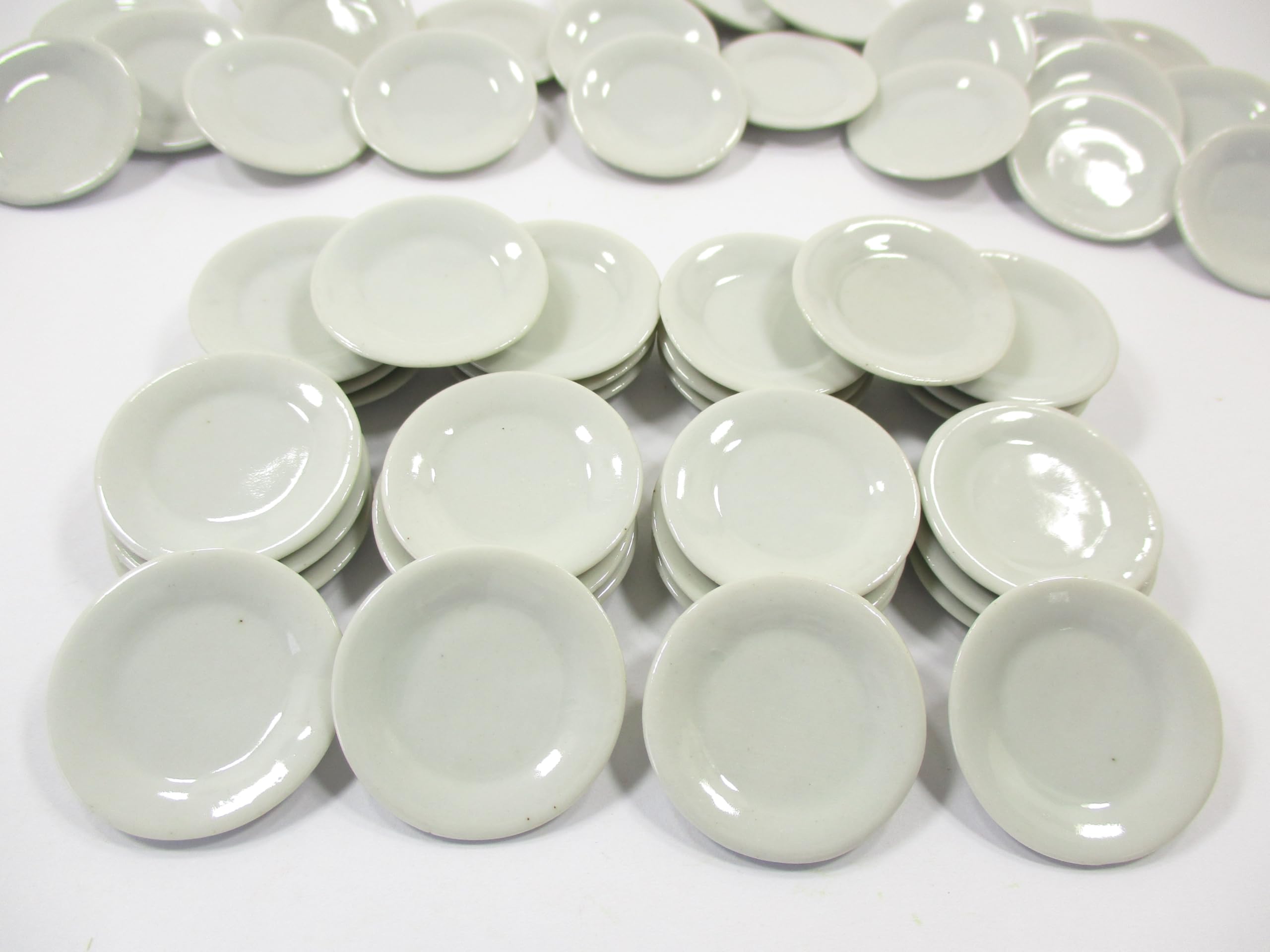 30x30mm White Ceramic Round Plates - Set of 30 Mini Dishes (3cm Diameter) for Dollhouse Decor, Kids Play Kitchen, Tea Party & Miniature Display