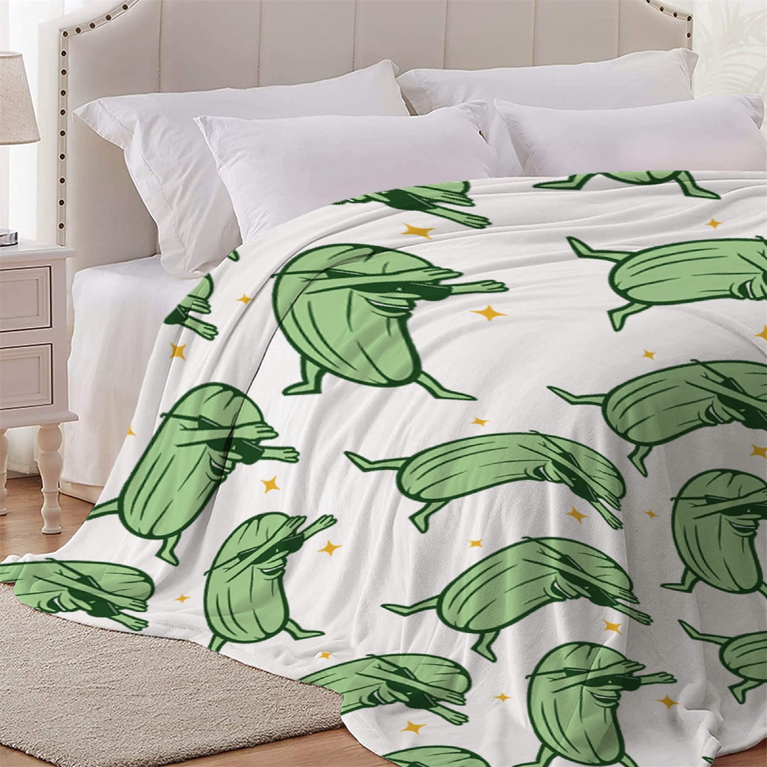 Pickle Throw Blanket - Ultra Soft Flannel Fleece Blanket for Gifts | Plush Lightweight Cozy Blanket for Couch, Sofa & Bed | All Season 80x60 Inch Blanket for Adults | Perfect for Movie Nights, Camping & Home Decor