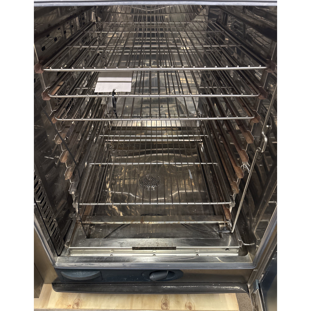 Used Rational SCC 102 G Gas Combination Oven with Stand - Professional Commercial Kitchen Equipment for Restaurants, Bakeries & Catering Services