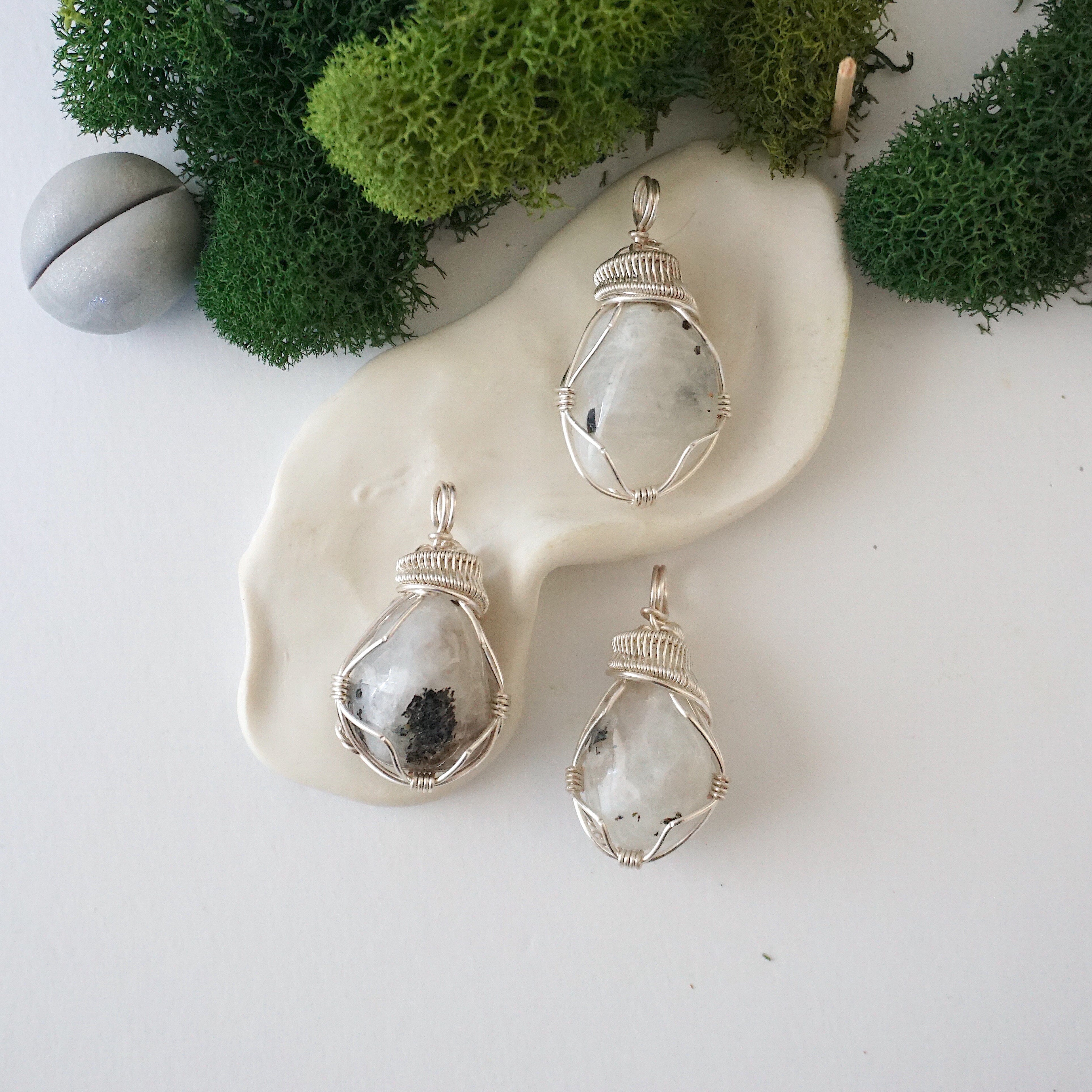 Rainbow Moonstone Necklace - Sterling Silver Plated Pendant for Women, Healing Crystal Jewelry Gift for Birthday, Wedding & Spiritual Protection