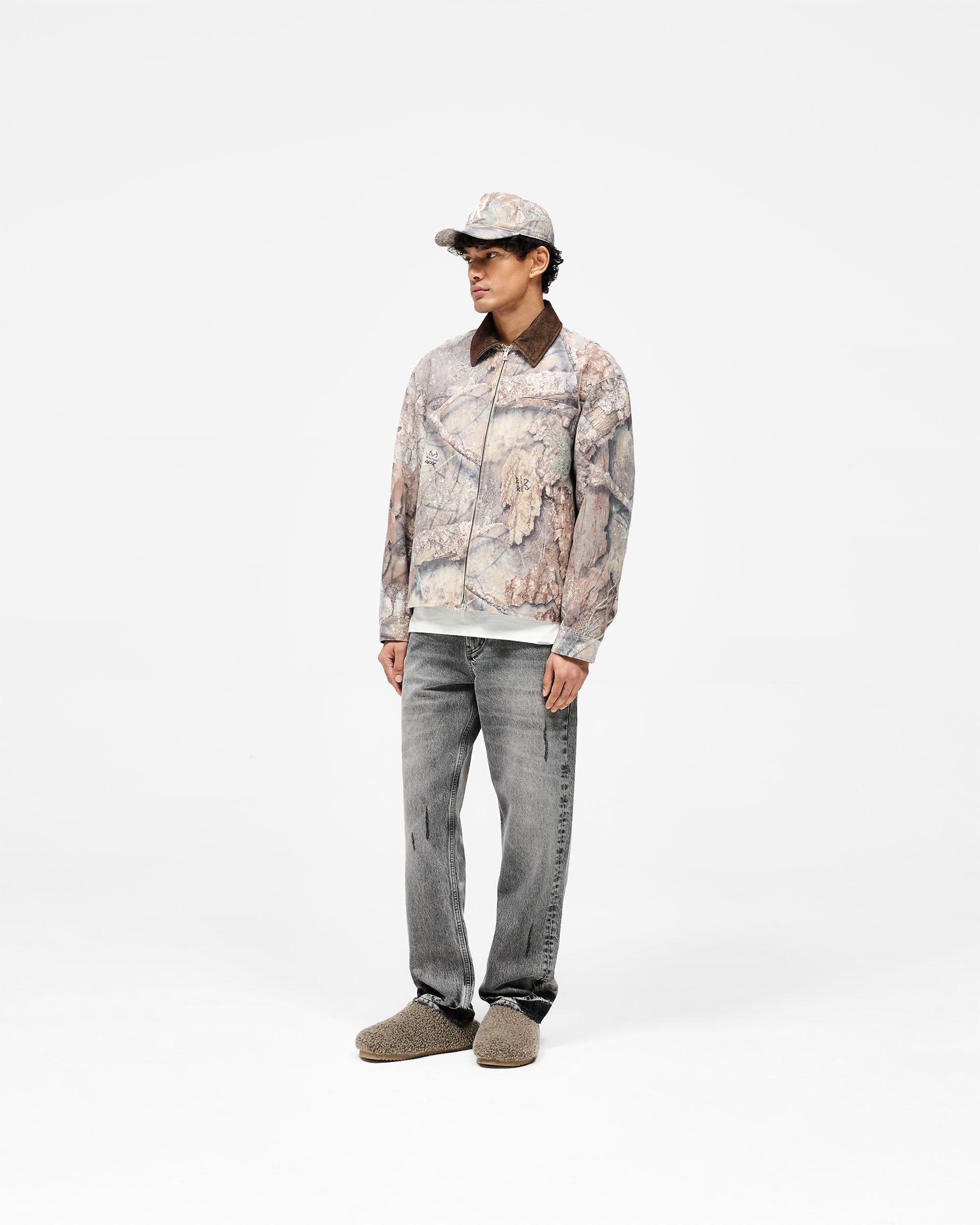 Realtree® Camo Trucker Jacket for Men - Waterproof Hunting Jacket with Warm Fleece Lining - Perfect for Outdoor Adventures, Hunting & Camping