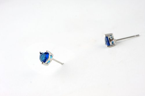 White Gold Plated Titanic Heart of the Ocean Blue Cubic Zirconia Stud Earrings - Elegant Fashion Jewelry for Women, Perfect for Weddings, Parties, and Special Occasions