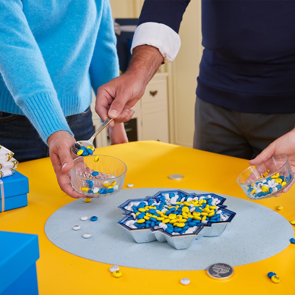 M&M’S Hanukkah Bulk Candy - 5 Pounds Kosher Certified Milk Chocolate Candies with Blue, Yellow & White Hanukkah Designs | Perfect for Party Favors, DIY Gifts, Candy Bowls, Holiday Celebrations & Jewish Festive Gatherings