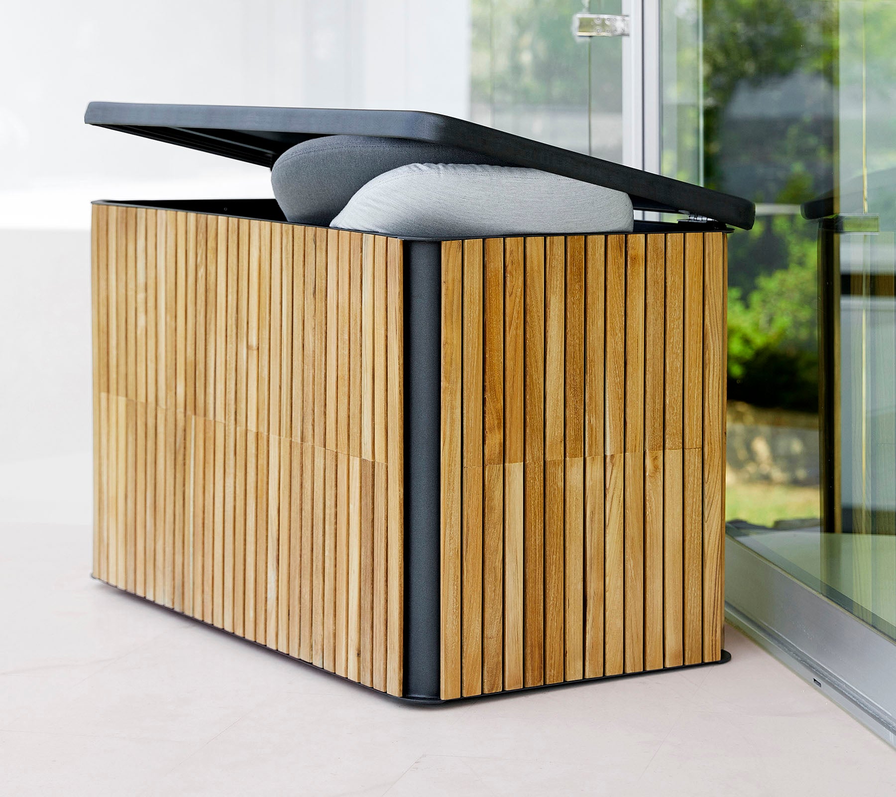 Comfortable and Compact Combination Cushion Box for Home, Office, and Travel - Perfect for Storage, Seating, and Decor