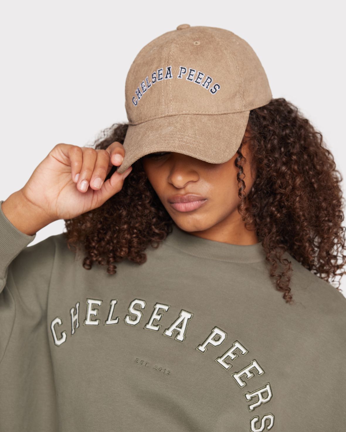 Stylish Corduroy Baseball Cap with Embroidered Logo - Trendy Unisex Hat for Men & Women - Perfect for Casual Wear, Outdoor Activities & Fashion Accessories