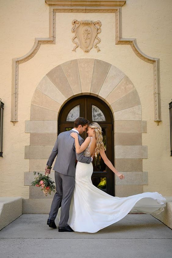 Stella York 7078 Sample Wedding Dress – Elegant A-Line Gown for Brides, Perfect for Church, Beach, and Outdoor Ceremonies