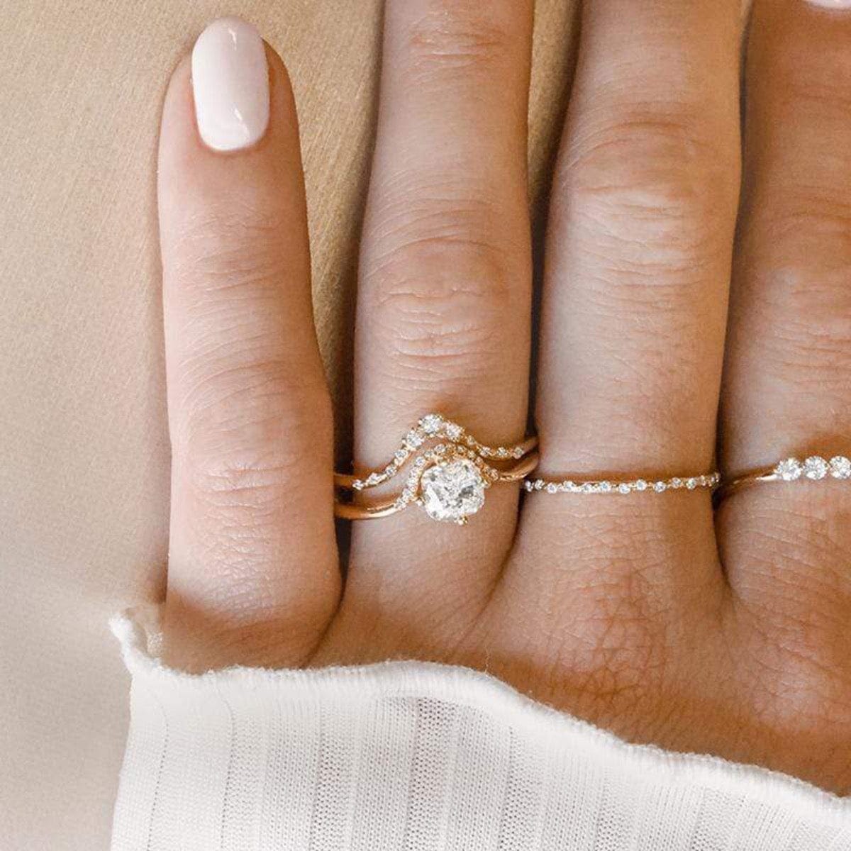 Exquisite Cushion Cut Diamond Crown Ring for Women - Elegant Wedding, Engagement & Anniversary Jewelry Gift - Perfect for Bridal, Party & Special Occasions