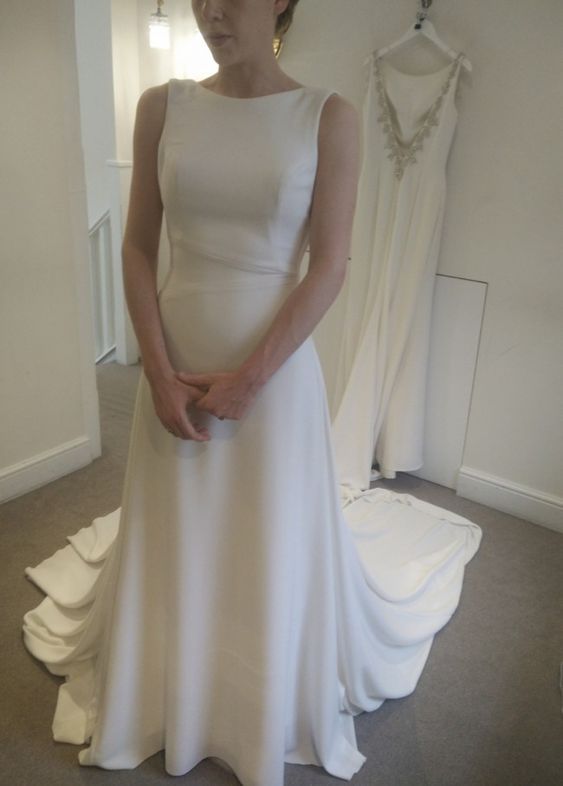 Pronovias Amaya Wedding Dress - Elegant Lace Bridal Gown for Bride, Perfect for Church Ceremony & Beach Weddings