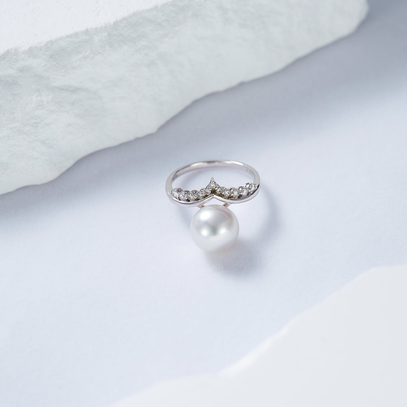 18K Gold Diamond & Australian White South Sea Pearl Ring KR00083 - Elegant Bridal Jewelry, Anniversary Gift, Luxury Statement Piece for Women