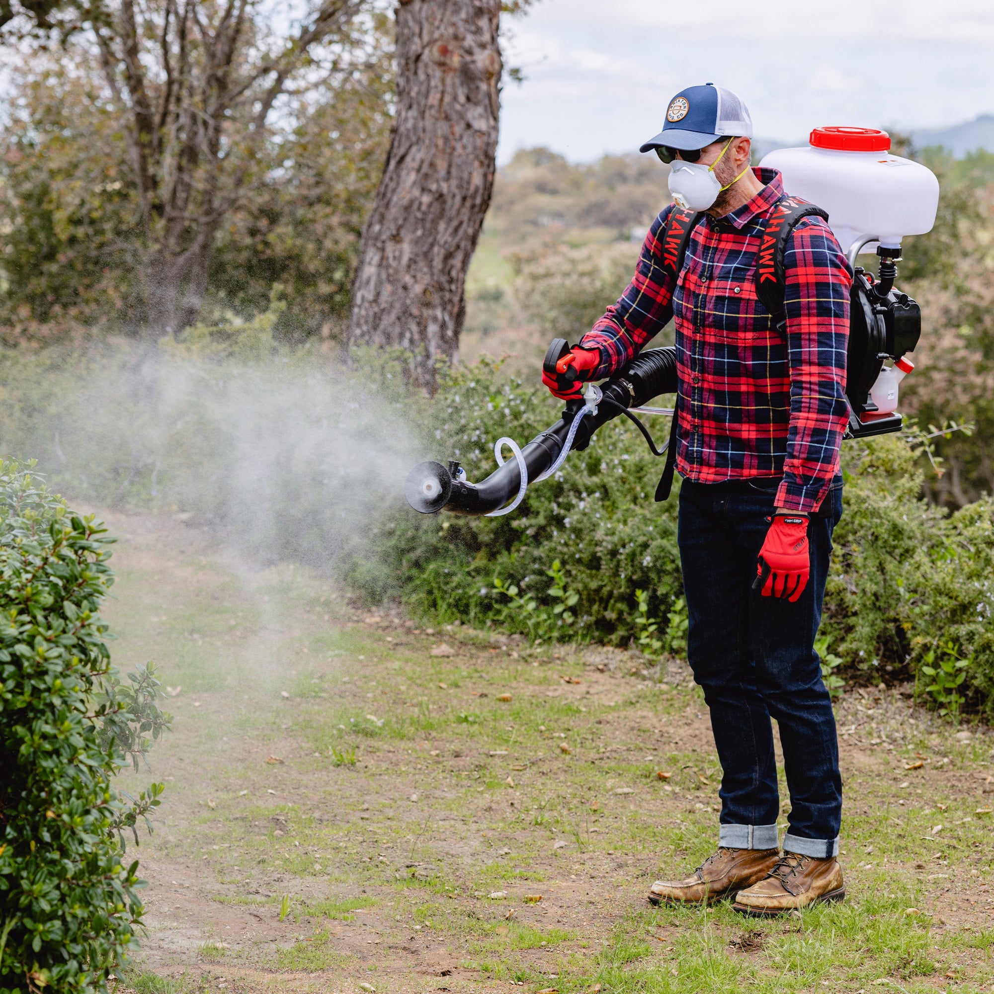 3.7 Gallon Backpack Mosquito Fogger & Leaf Blower - Portable Pest Control Sprayer for Outdoor, Garden, and Lawn Care - Ideal for Mosquito, Insect, and Weed Control in Yards, Parks, and Farms