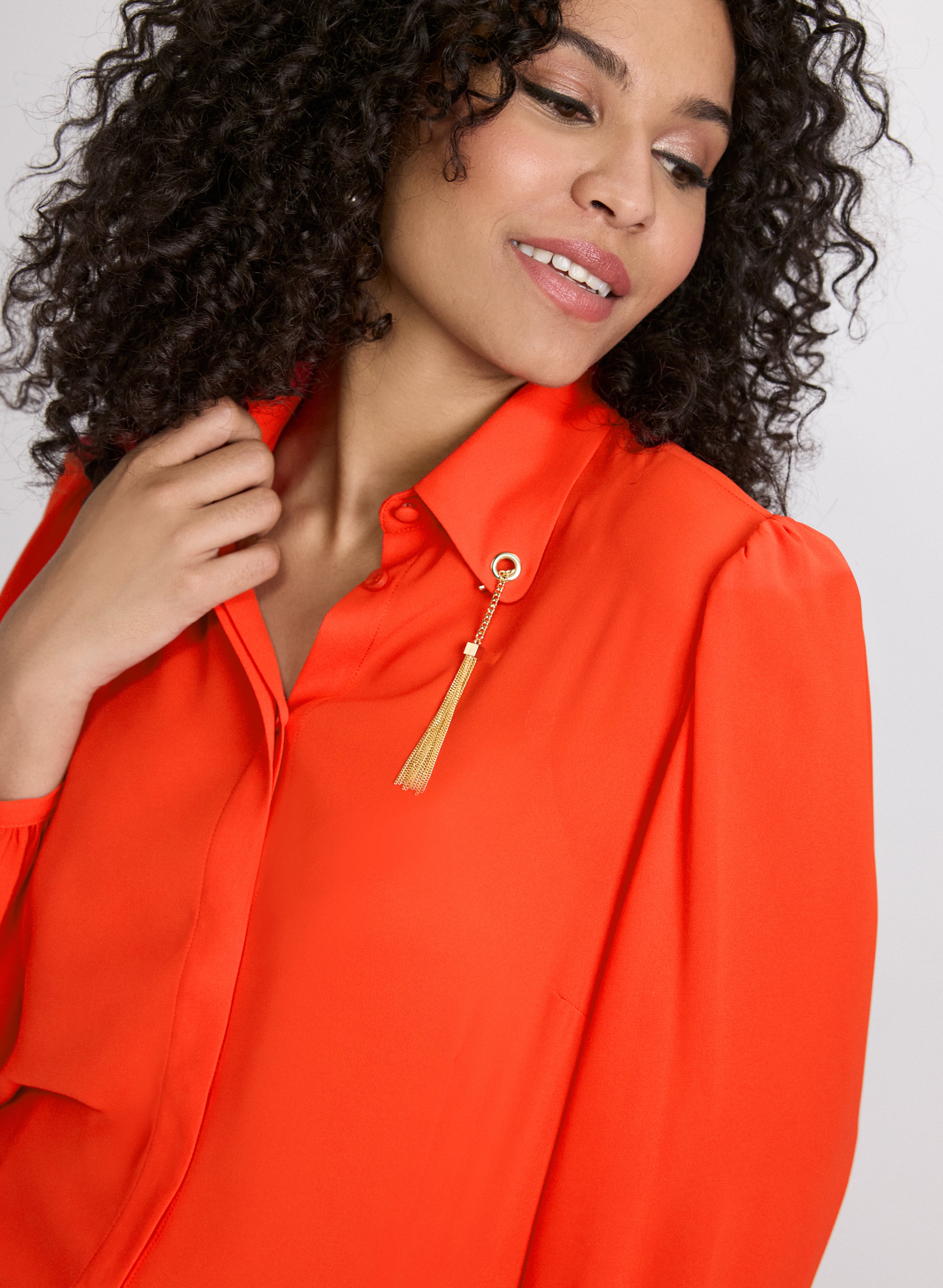 Elegant Chain Tassel Detail Blouse for Women - Stylish Boho Chic Top for Casual Outings & Date Nights