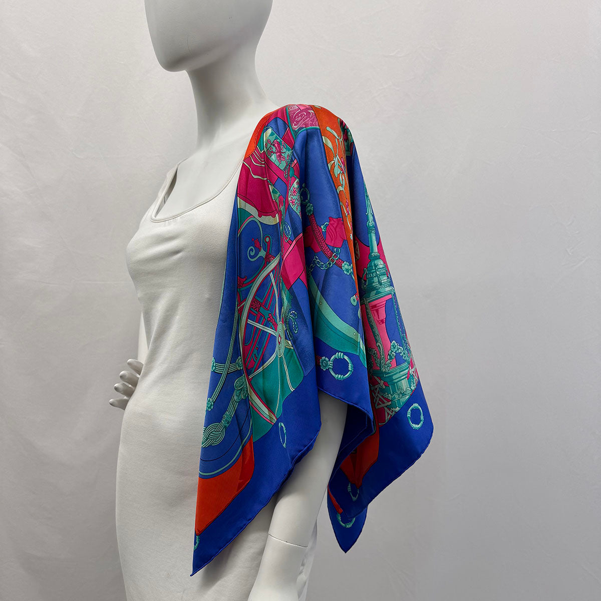 Hermes Soleil de Soie Silk Scarf - Luxury Fashion Accessory for Women, Perfect for Gifts, Parties & Everyday Elegance