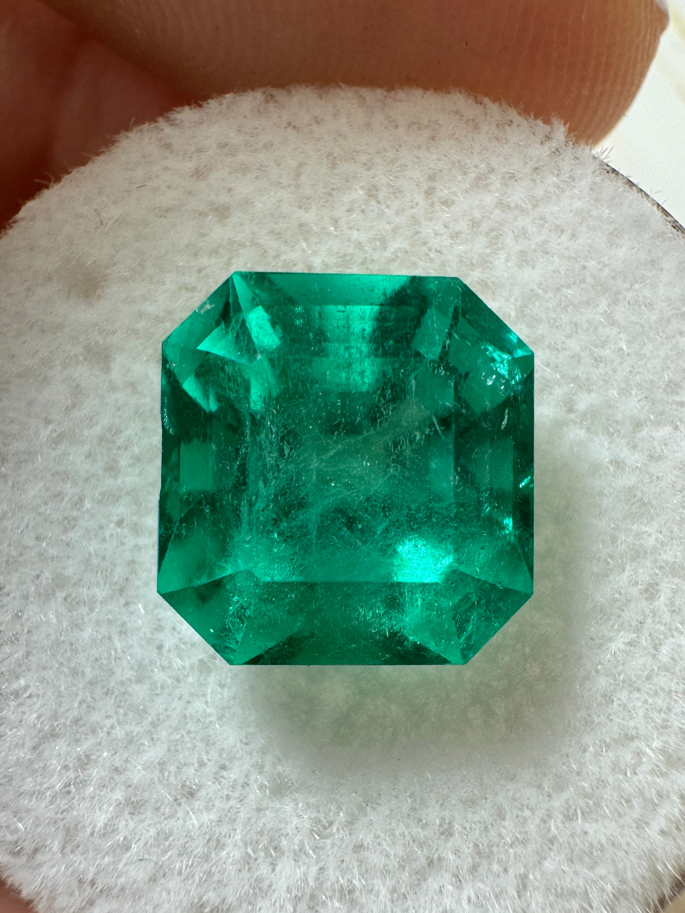 4.83 Carat 10x10mm Bluish Loose Colombian Emerald Asscher Cut Gemstone for Jewelry Making - Perfect for Engagement Rings, Necklaces & Luxury Gifts