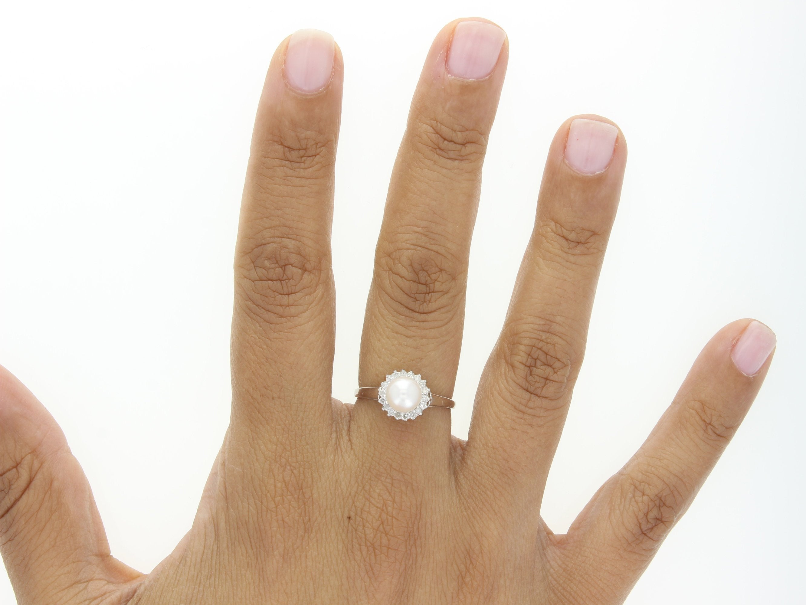 Exquisite Freshwater Pearl & Diamond Halo Ring for Women - Elegant Wedding, Engagement & Anniversary Jewelry Gift - Perfect for Bridal, Party & Special Occasions