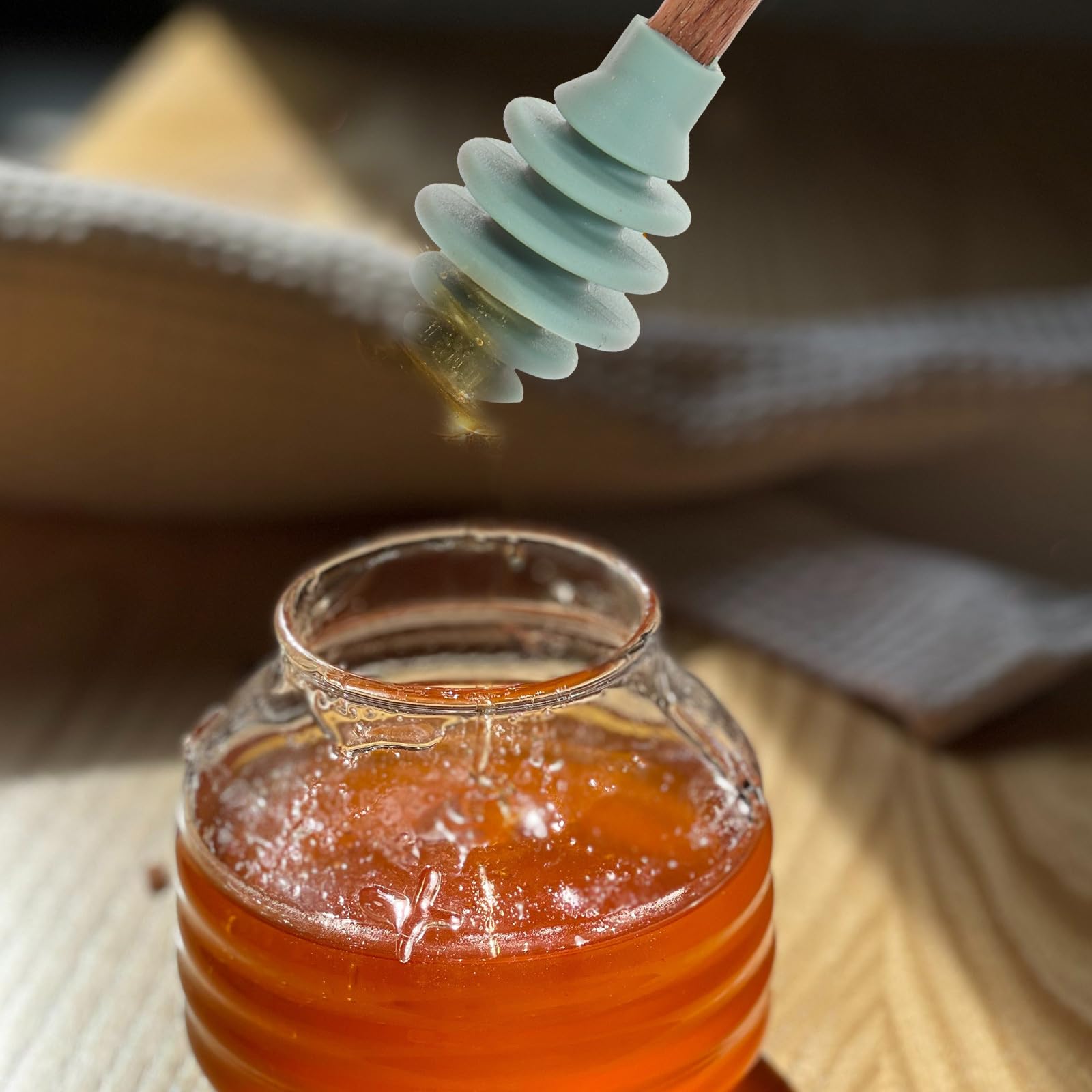 5pcs Silicone Honey Sticks - Non-Stick Honey Spoon & Dipper Set, Reusable Honey Comb Sticks, Honey Wand & Server for Tea, Charcuterie Boards, Cheese Platters & Breakfast - Perfect for Drizzling, Serving & Decorating