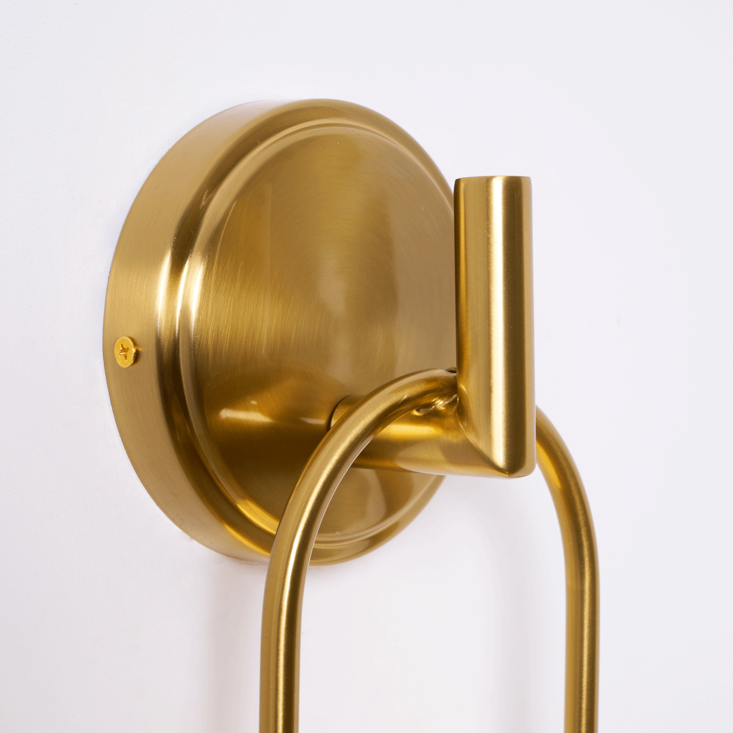 Elegant Aurea Brass Wall Light - Vintage Sconce for Bedroom, Living Room & Hallway - Dimmable LED Fixture for Warm Ambient Lighting
