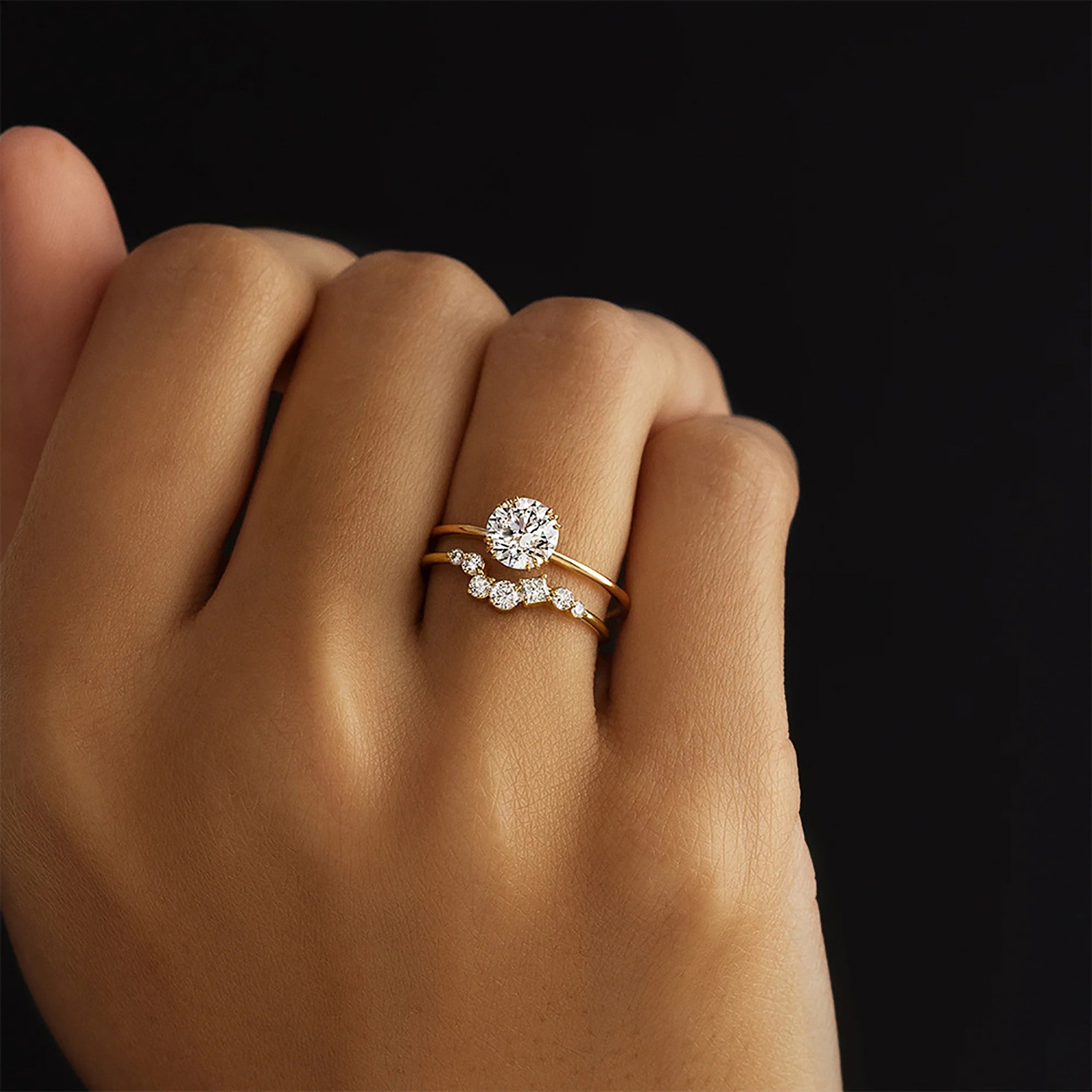 Round Cut Moissanite Ashes Ring for Women - Elegant Memorial Jewelry for Cremation Keepsake - Perfect for Remembrance, Sympathy Gifts & Special Occasions