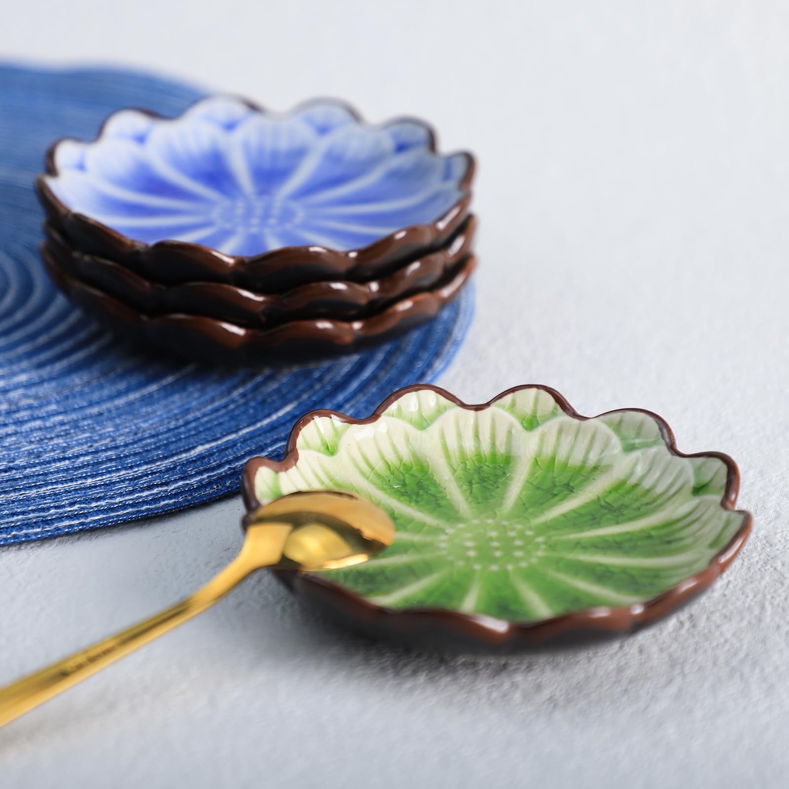 Gaolinci 4-Inch Lotus-Shaped Ceramic Condiment Dishes - Perfect for Tea Bags, Ketchup, Appetizers, Vinegar, Spices, Salad, Sushi & Wasabi (Set of 4) - Ideal for Restaurants, Tea Parties & Asian Cuisine
