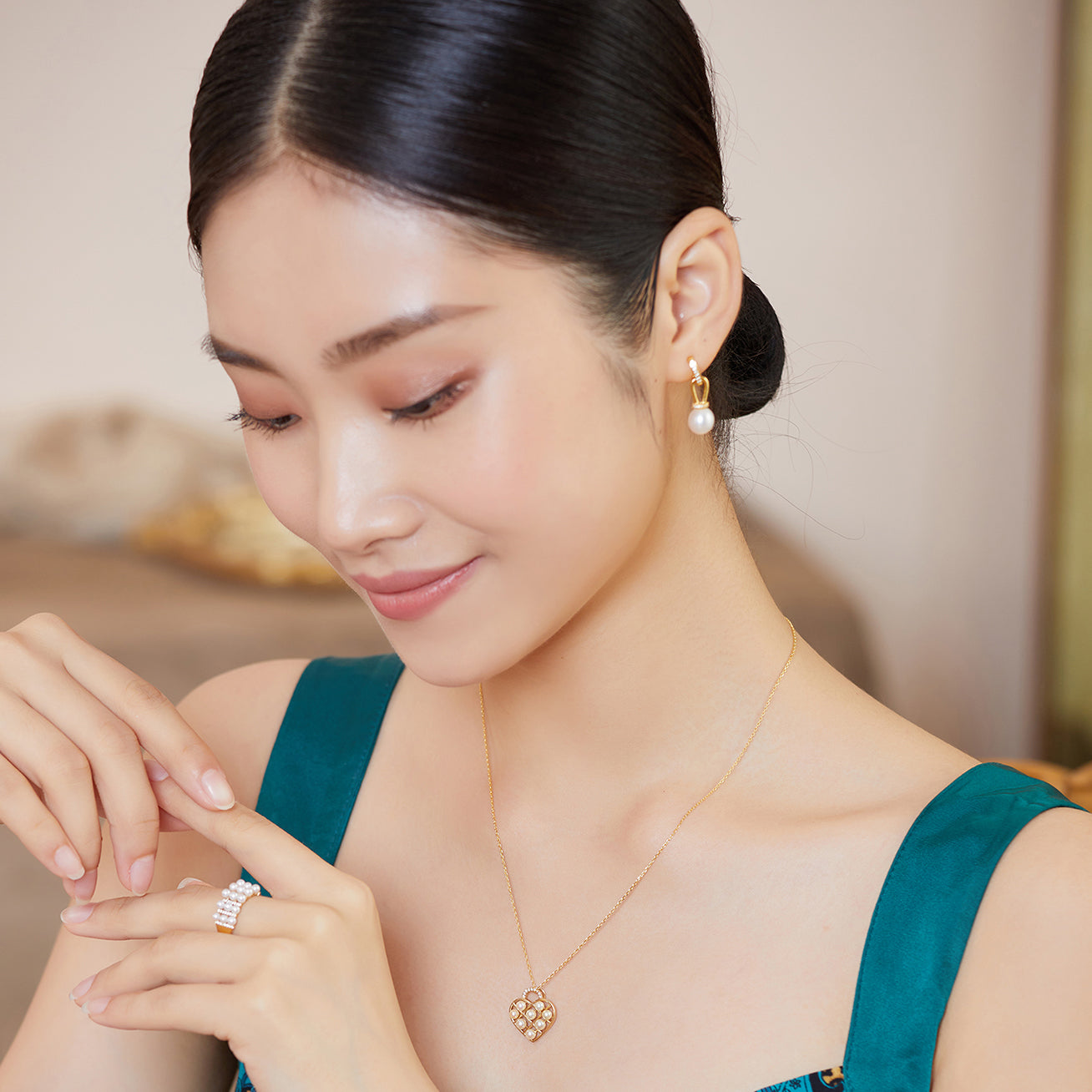 18K Solid Gold Elegant Akoya Pearl Necklace for Women - Classic Jewelry Gift for Wedding, Anniversary & Special Occasions | KN00020
