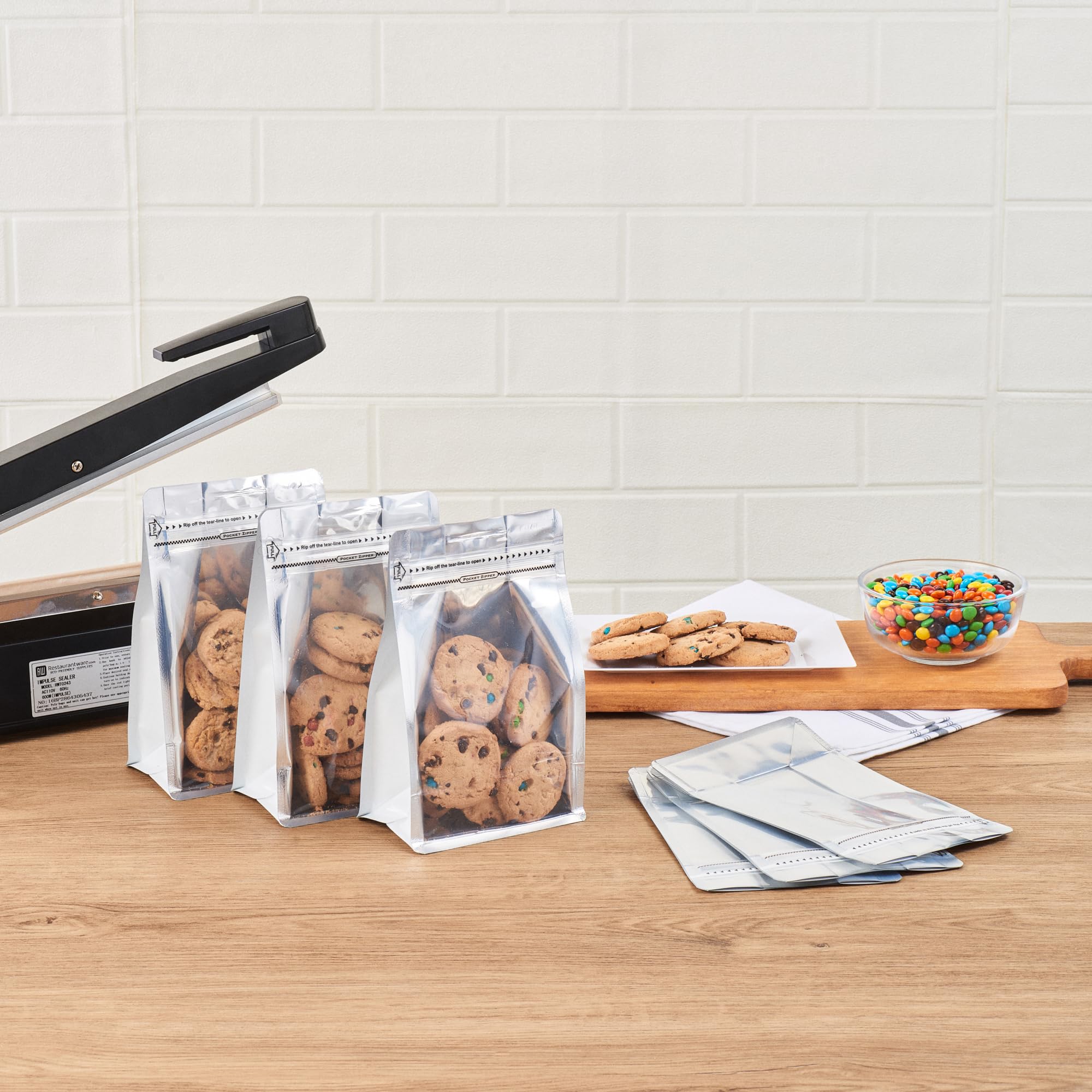 Restaurantware Medium Snack Bags 100 Pack - 7.9