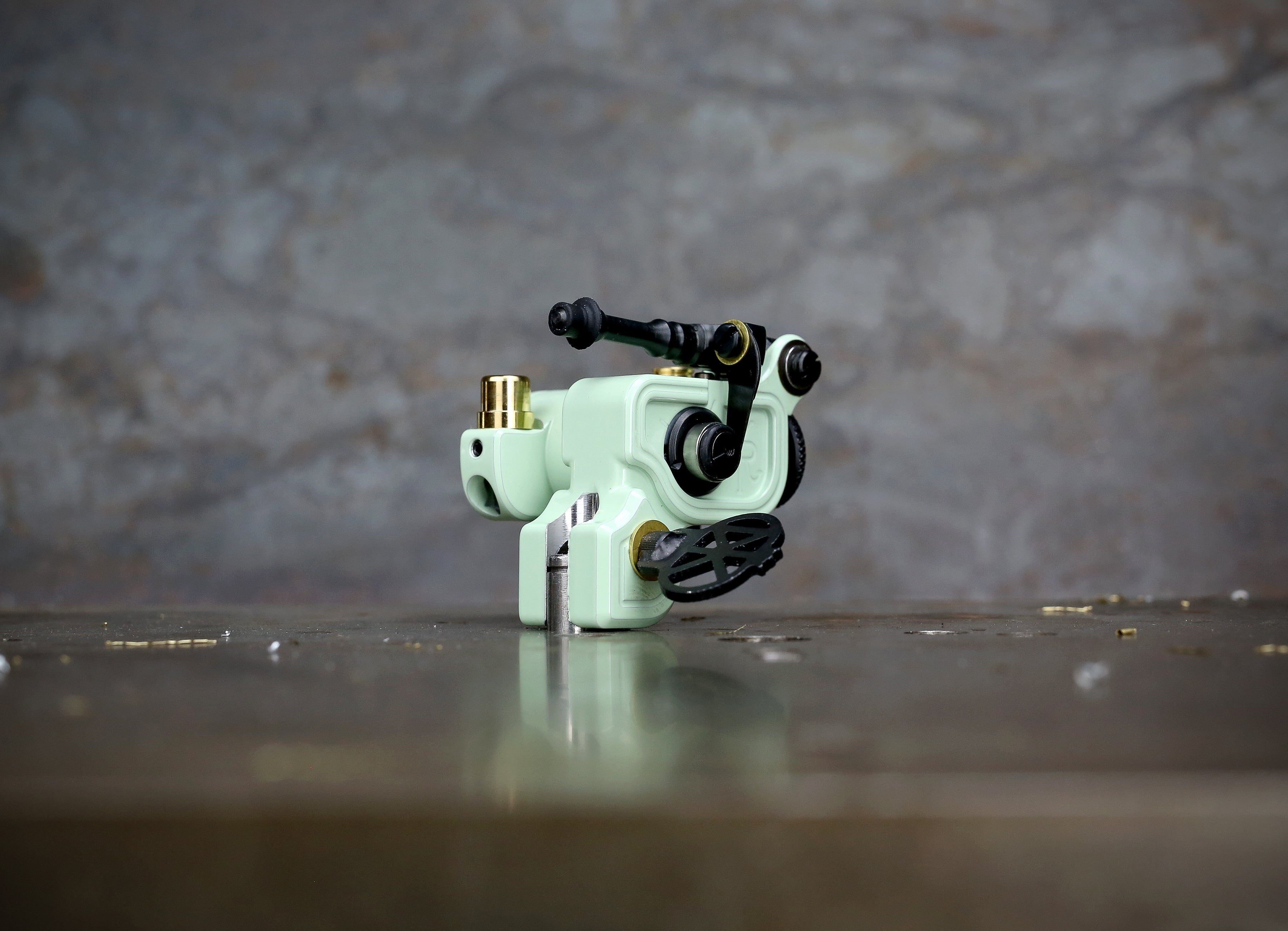 Dan Kubin Sidewinder 46er Featherweight Tattoo Machine - Seafoam & Black Aluminum RCA with Clip Cord | Professional Tattoo Equipment for Artists & Beginners | Perfect for Detailed Line Work & Shading