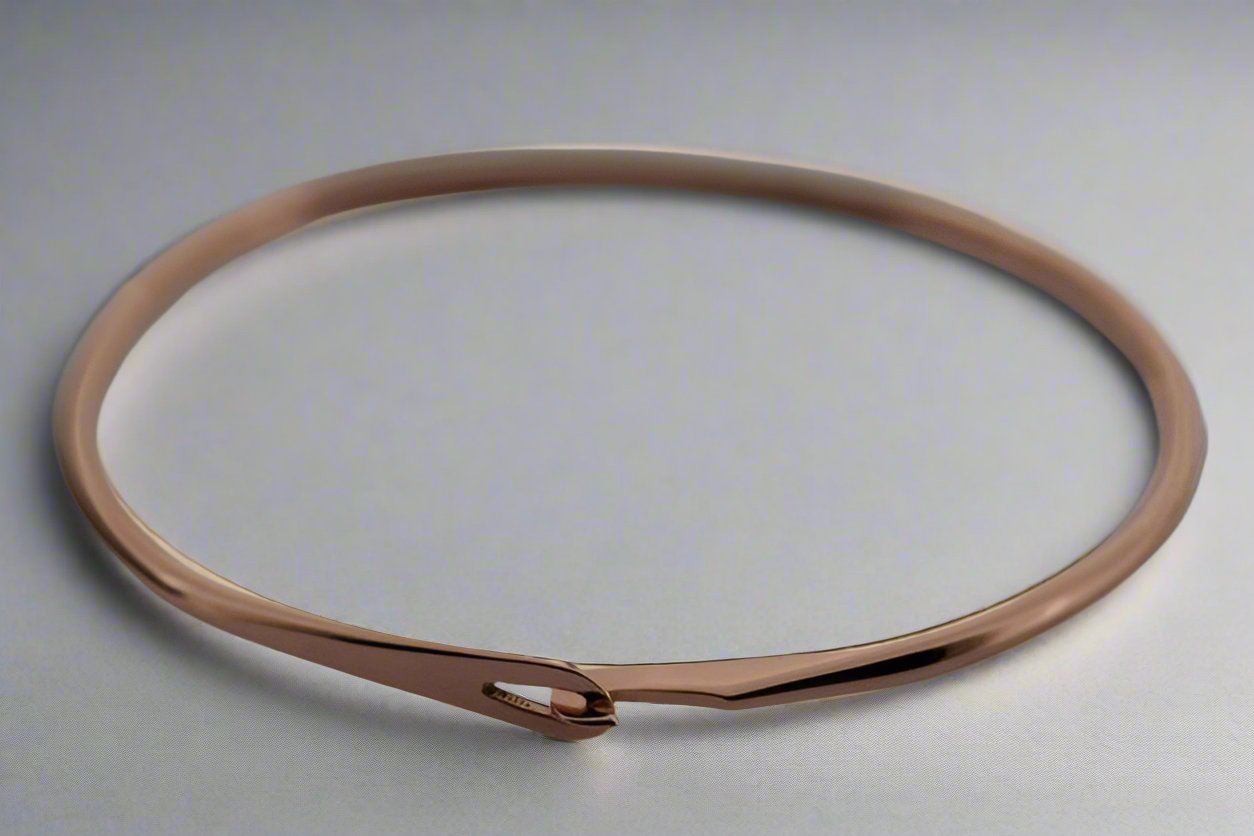 Elegant Narrow Copper Clip Bangle Bracelet for Women - Adjustable & Lightweight - Perfect for Casual Wear, Office & Special Occasions