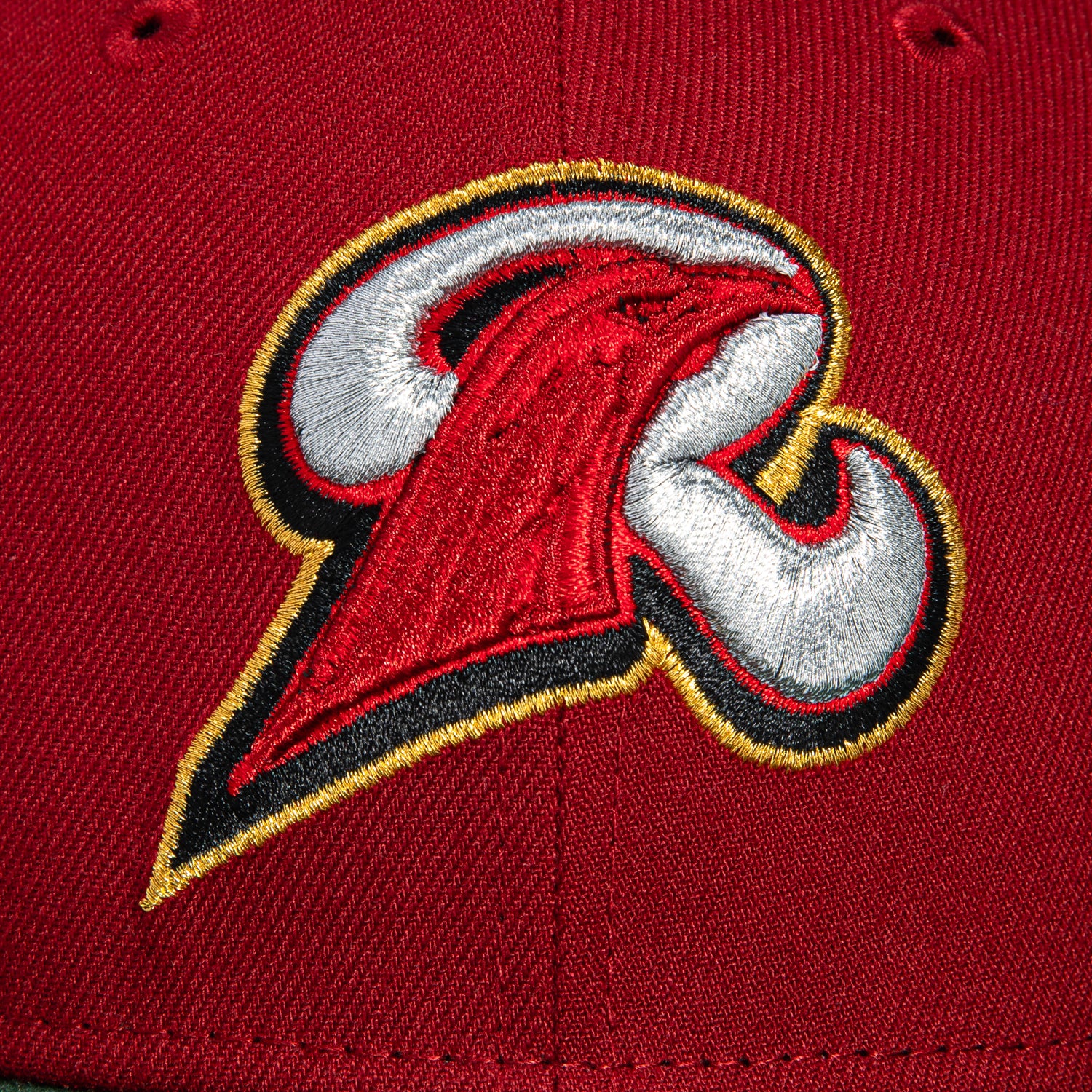 New Era 59Fifty New Haven Ravens Eastern League Patch Snapback Hat - Brick Green Baseball Cap for Men & Women - Perfect for Baseball Games, Streetwear & Sports Fans