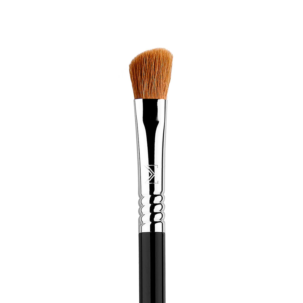 Sigma Beauty E70 Medium Angled Shading Brush - Professional Makeup Brush for Contouring, Blending & Eyeshadow - Perfect for Everyday Makeup & Professional Looks