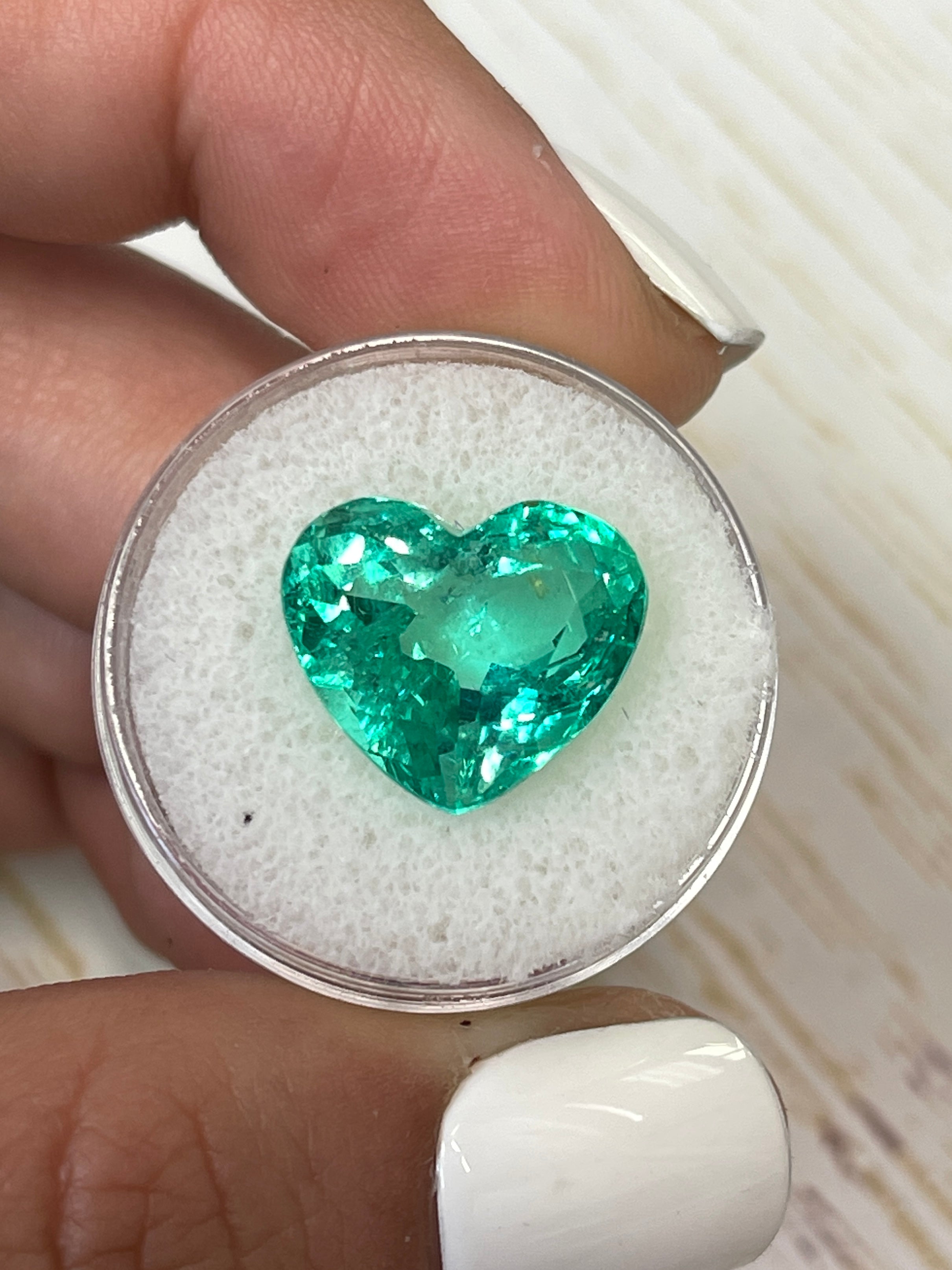 9.86 Carat 13x15mm Yellowish Green Natural Loose Colombian Emerald Heart Cut Gemstone for Jewelry Making, Engagement Rings & Luxury Gifts
