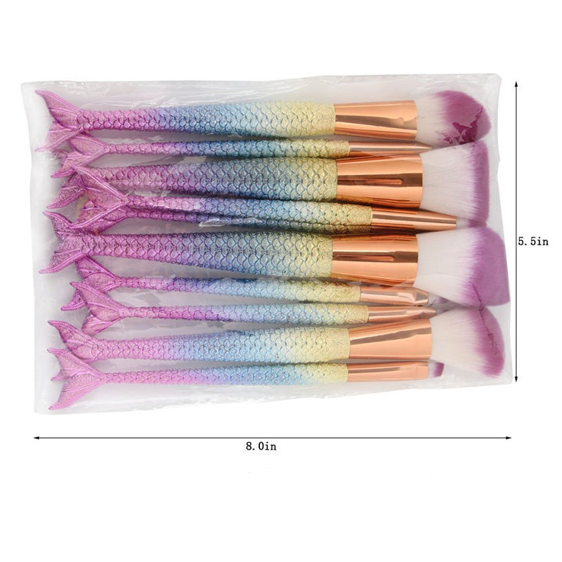 Professional Makeup Fishtail Brush for Eyeshadow & Eyeliner - Perfect for Smokey Eye & Winged Liner Looks - Beauty Essential for Makeup Artists & Beginners