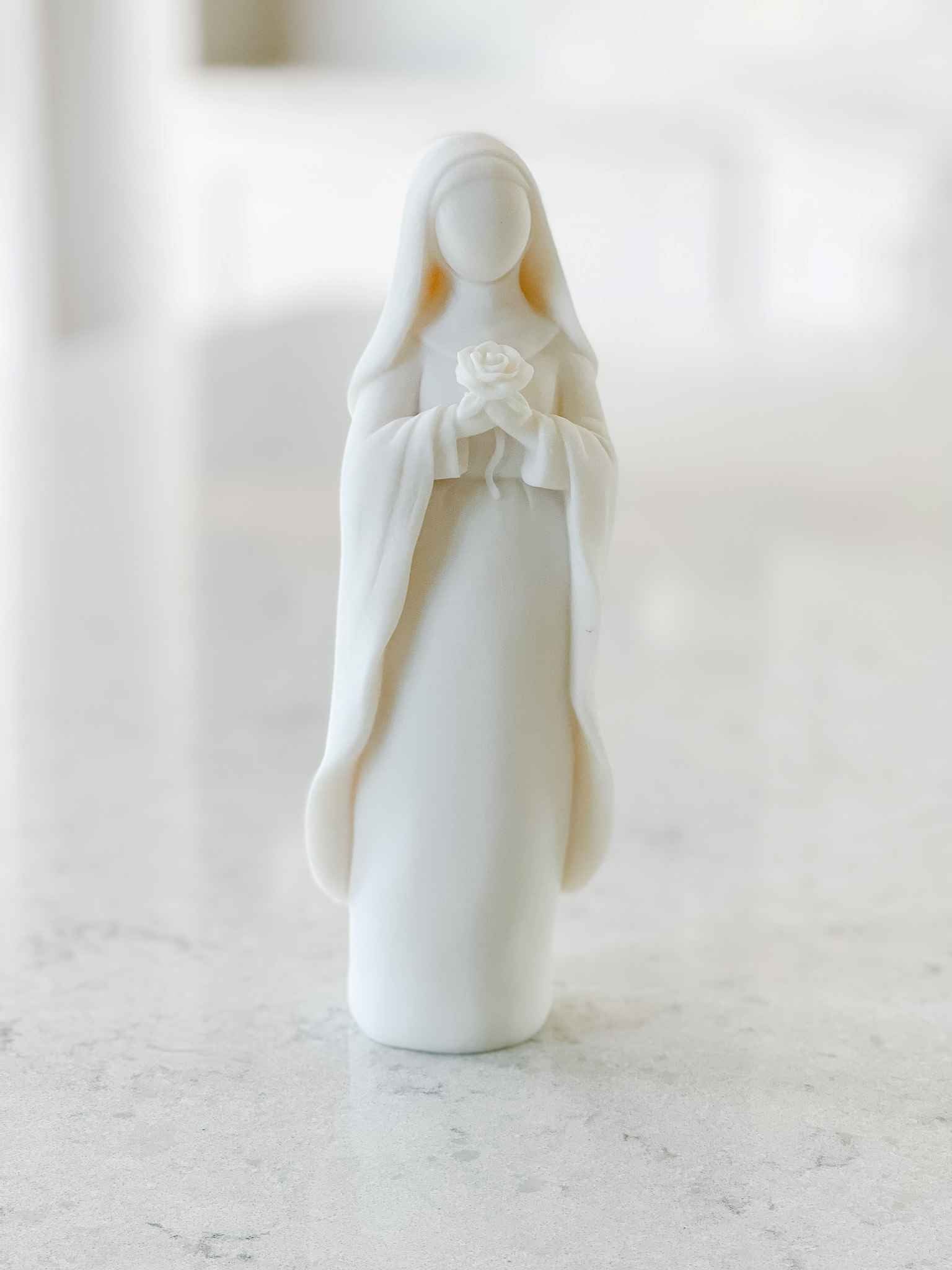 St. Thérèse of Lisieux Statue - Beautiful Catholic Saint Figurine for Home Altar, Prayer Space & Religious Decor | Perfect for Devotion, Gifts & Church Display