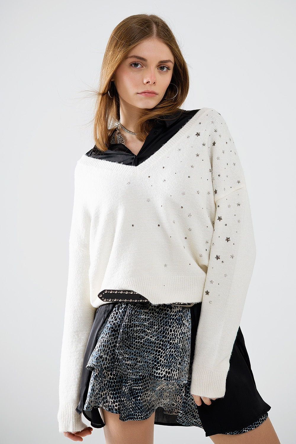 V-Neck Pullover with Metallic Star Embroidery - Stylish Women's Knit Sweater for Casual Wear & Holiday Outfits