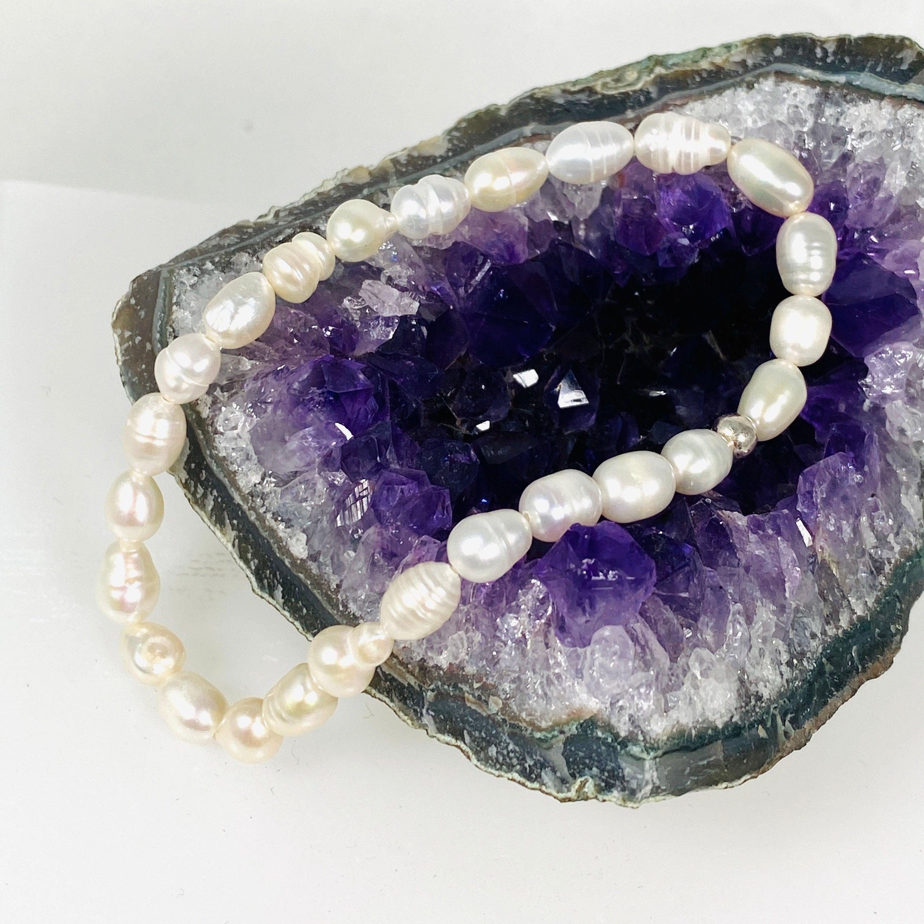 Elegant Pearl Bracelet for Women - Classic & Timeless Jewelry Gift for Her - Perfect for Weddings, Parties & Everyday Wear