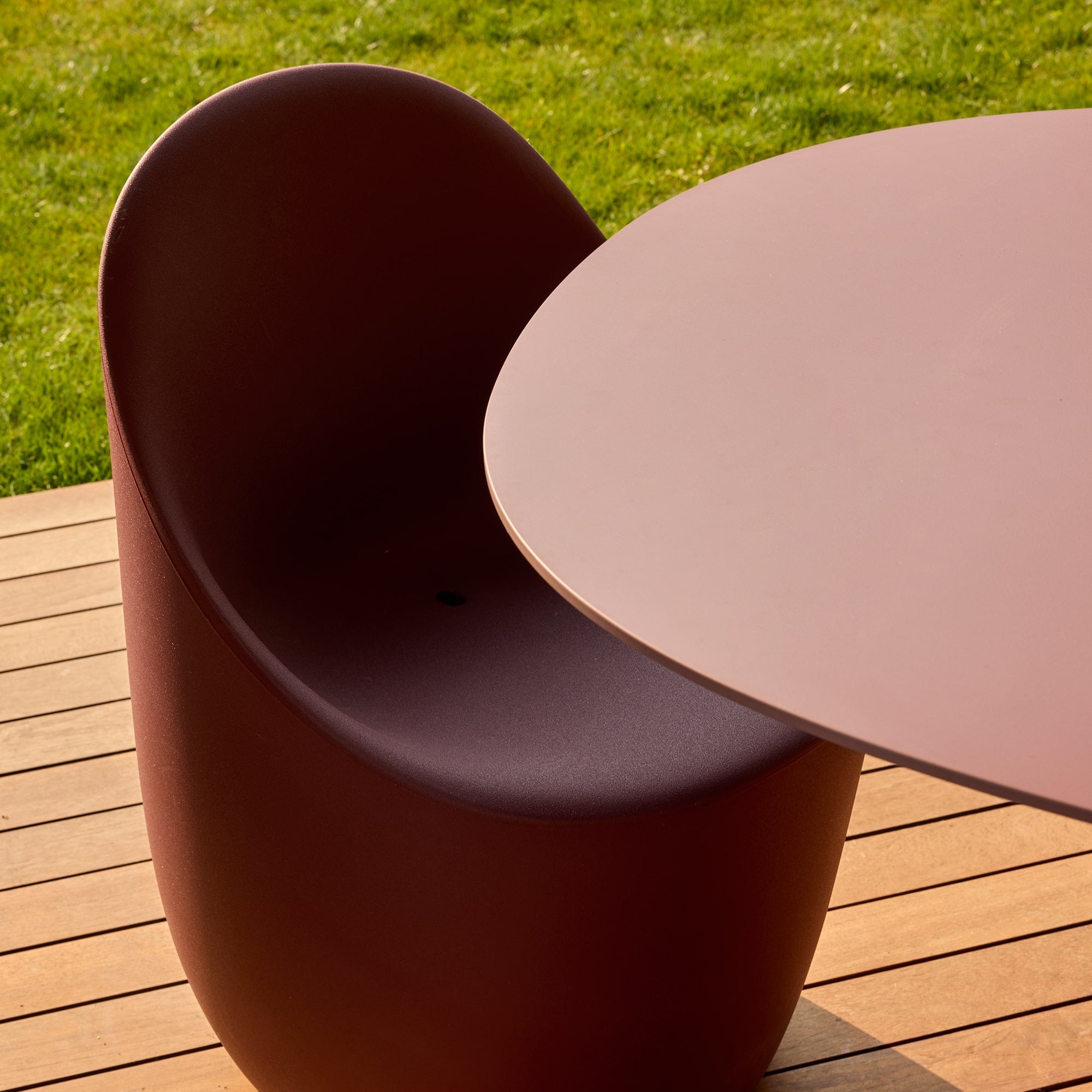 Stylish Qeeboo Cobble Chair - Modern Home & Office Seating for Living Room, Lounge, and Workspace