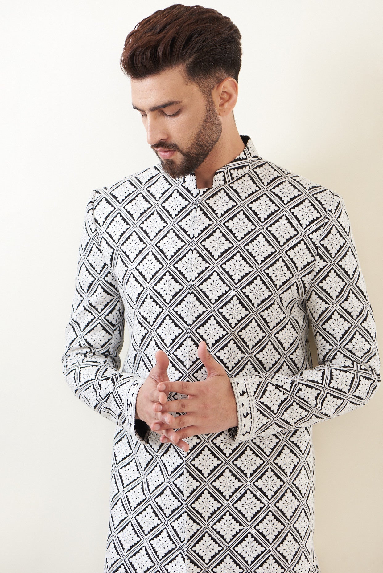 Exquisite Kashmiri Embroidered Sherwani for Men - Traditional Indian Wedding Attire & Festive Occasions