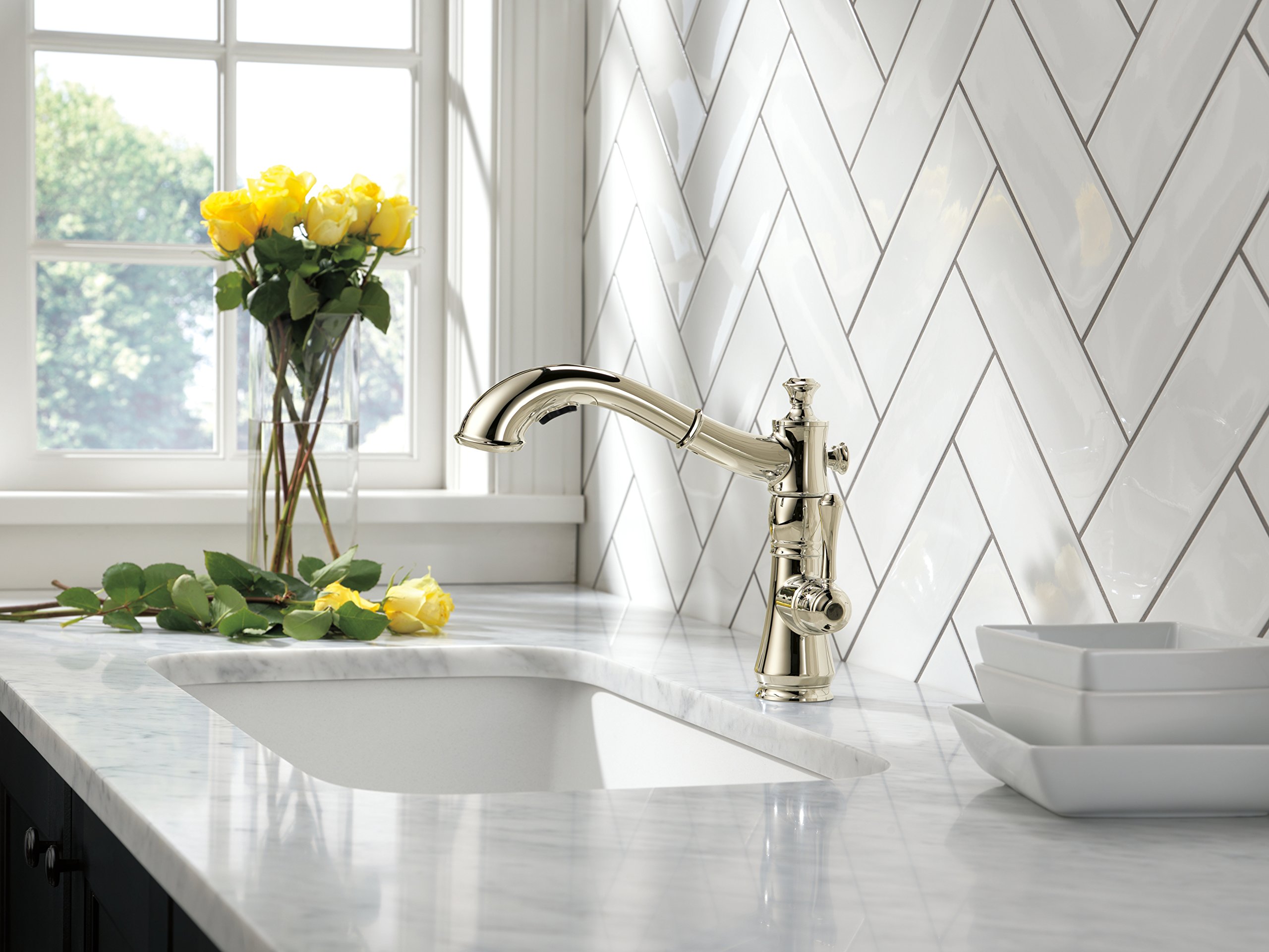 Delta Cassidy Pull-Out Kitchen Faucet in Polished Nickel - 4197-PN-DST with Magnetic Docking Spray Head for Easy Sink Cleaning | Perfect for Modern Kitchens & Dishwashing