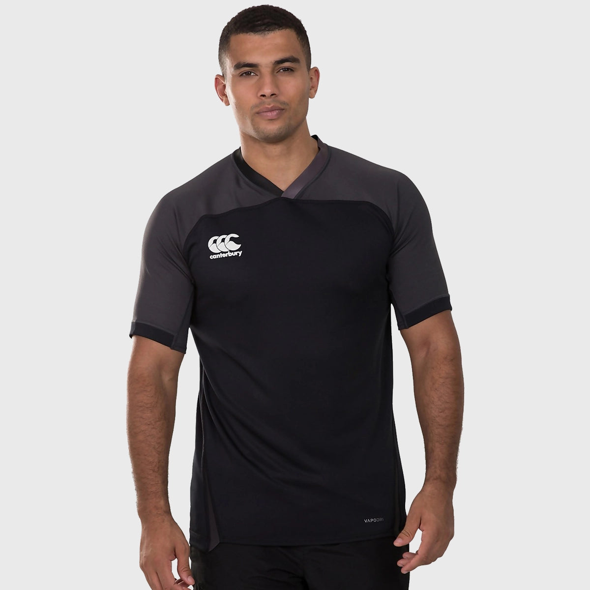 Canterbury Men's Evader Rugby Training Jersey - Breathable & Durable Black Rugby Shirt for Practice & Matches - Perfect for Rugby Training, Gym Workouts & Sports Fans